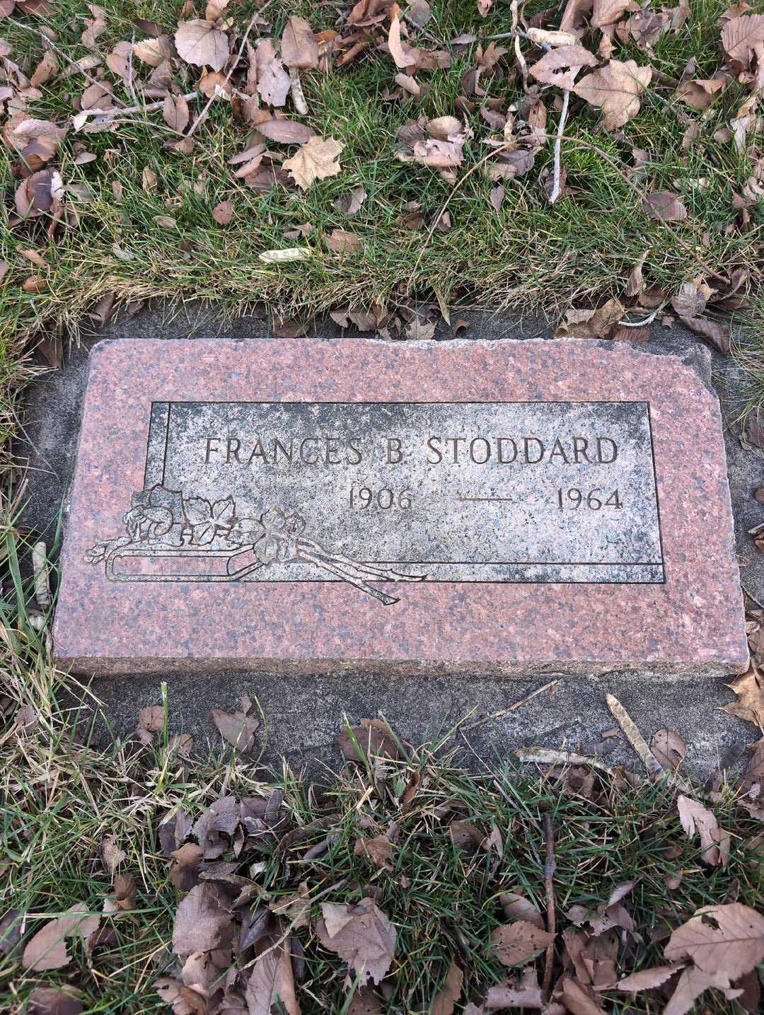 Mae Macklin Lay's grave. Photo 1