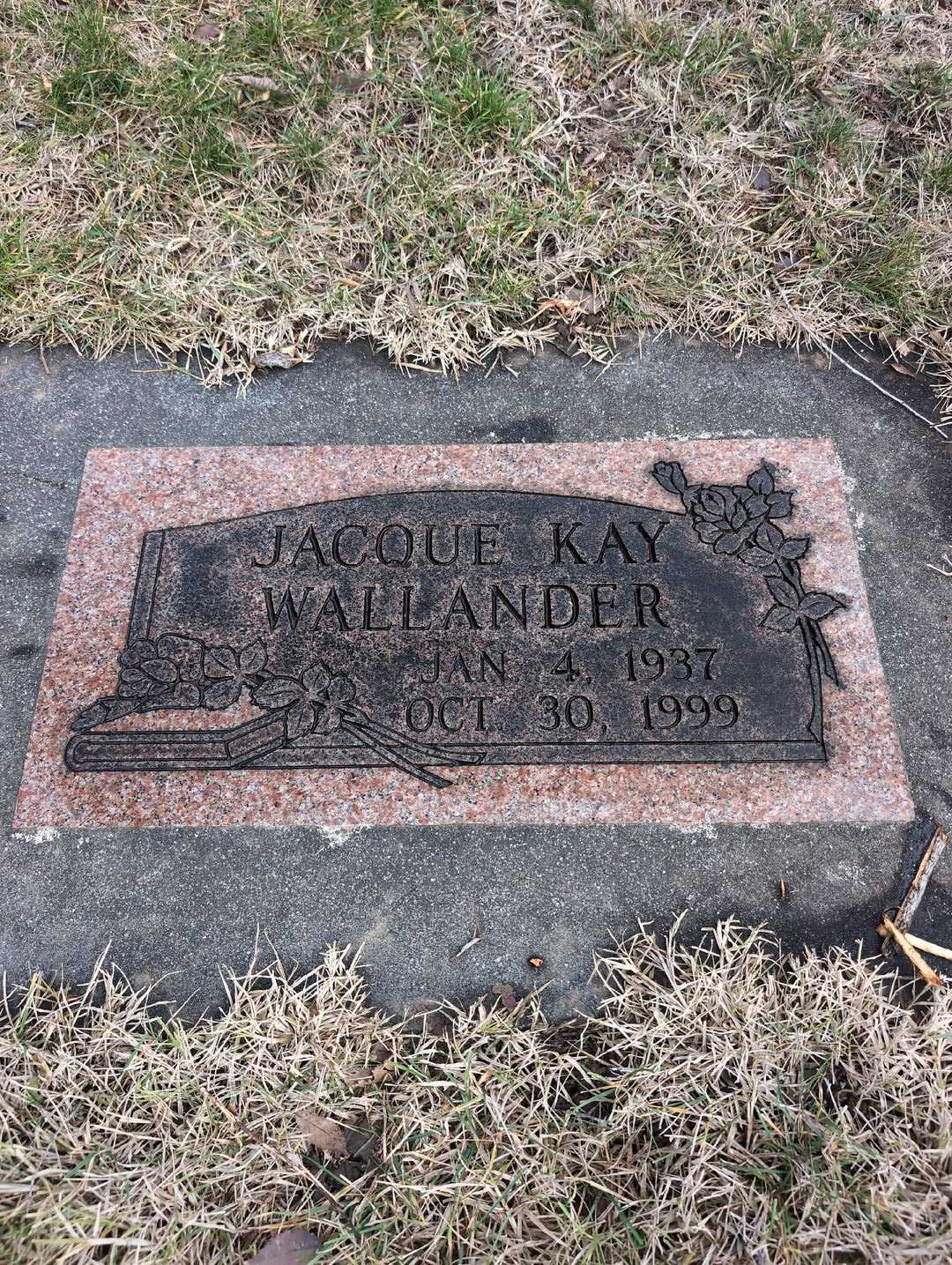 Jacque Kay Wallander's grave. Photo 3