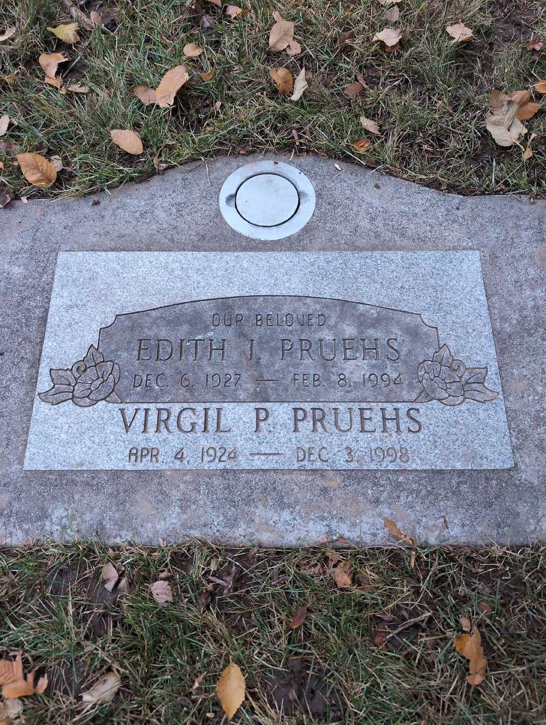 Dorothy J. Ritchie's grave. Photo 4