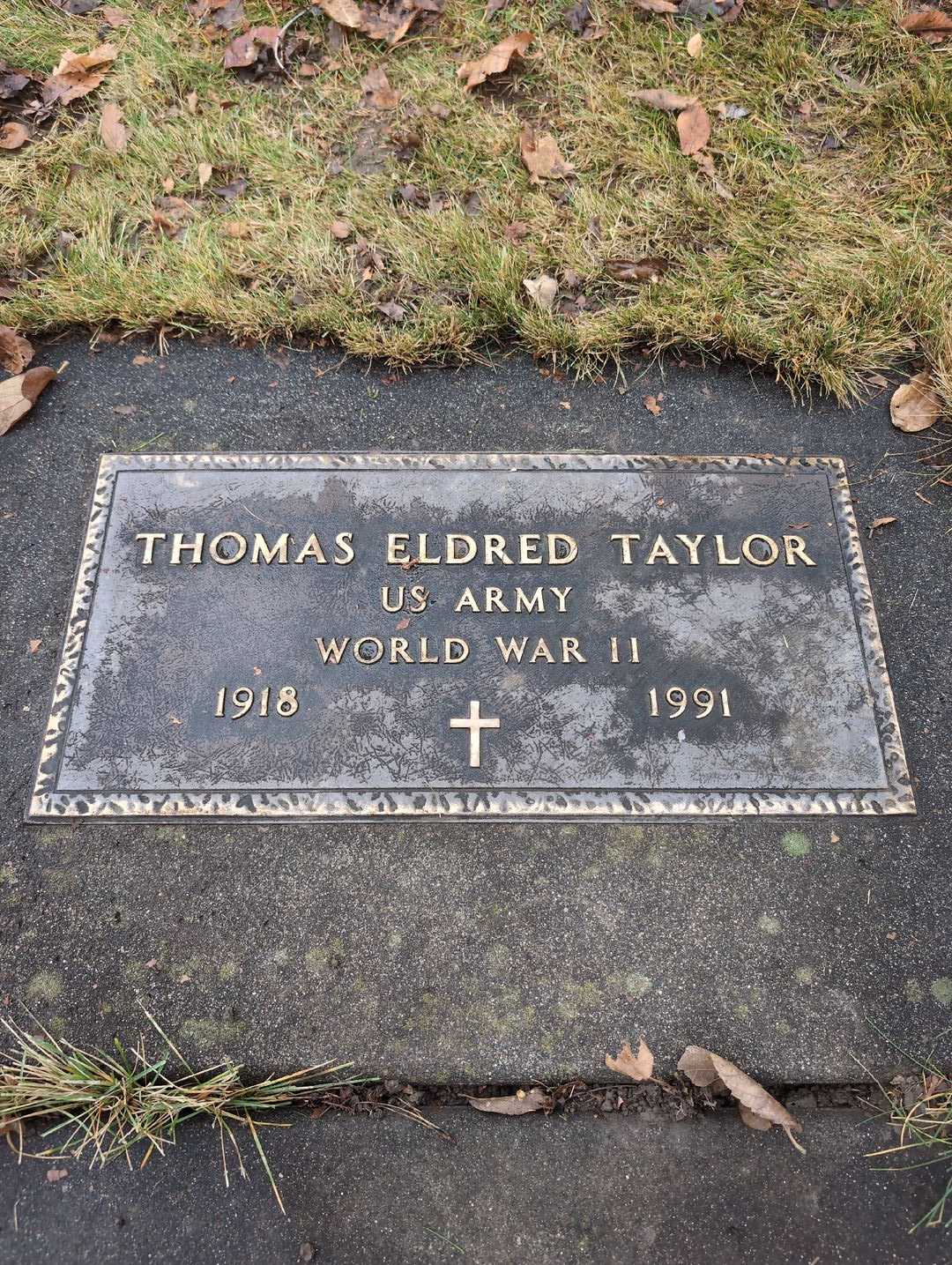 Esther Taylor's grave. Photo 10