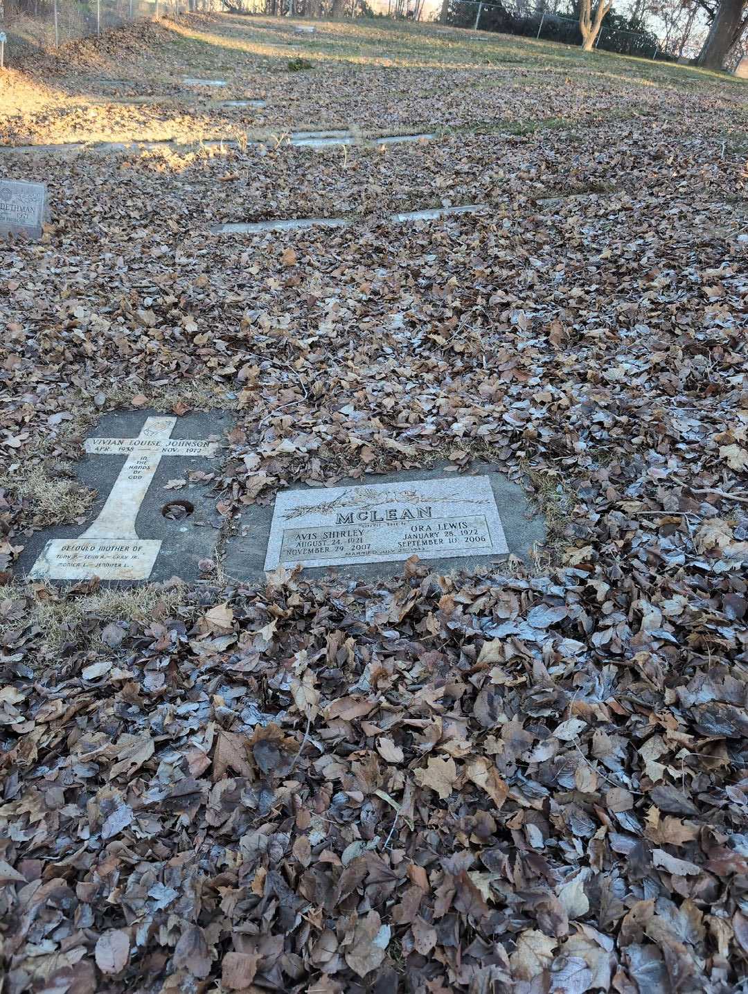 Ora Lewis McLean's grave. Photo 2