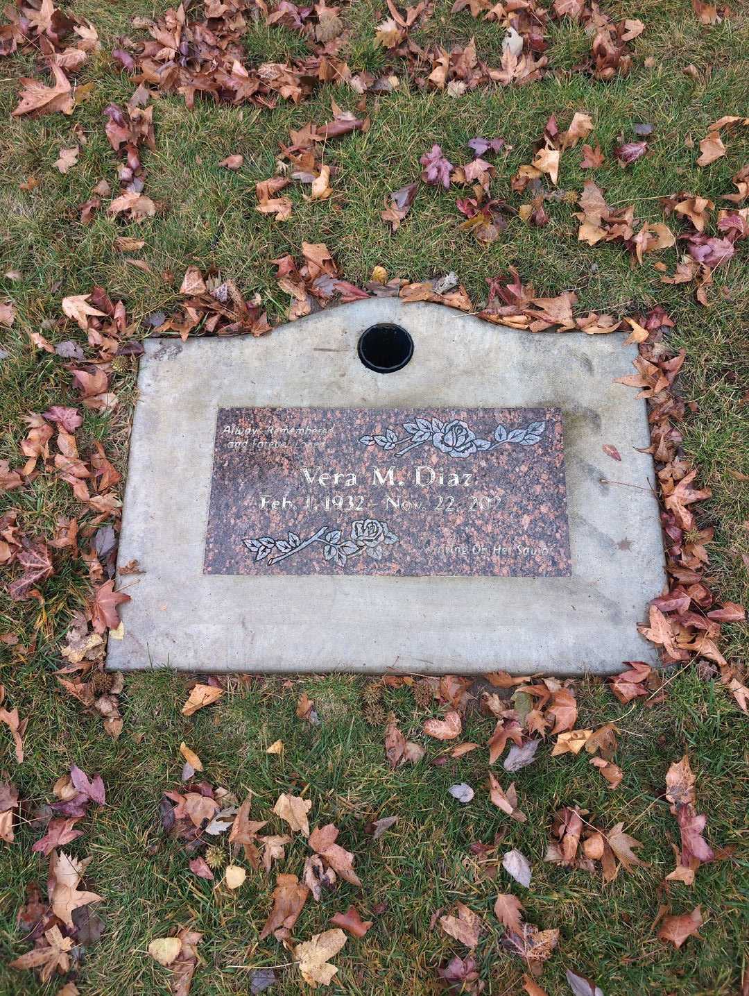 Marlene B. Cafferky's grave. Photo 1