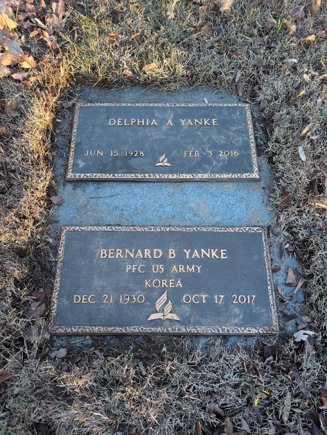 Bernard B. Yanke's grave. Photo 3