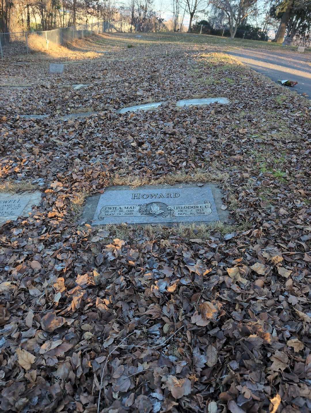Theodore C. Howard's grave. Photo 2