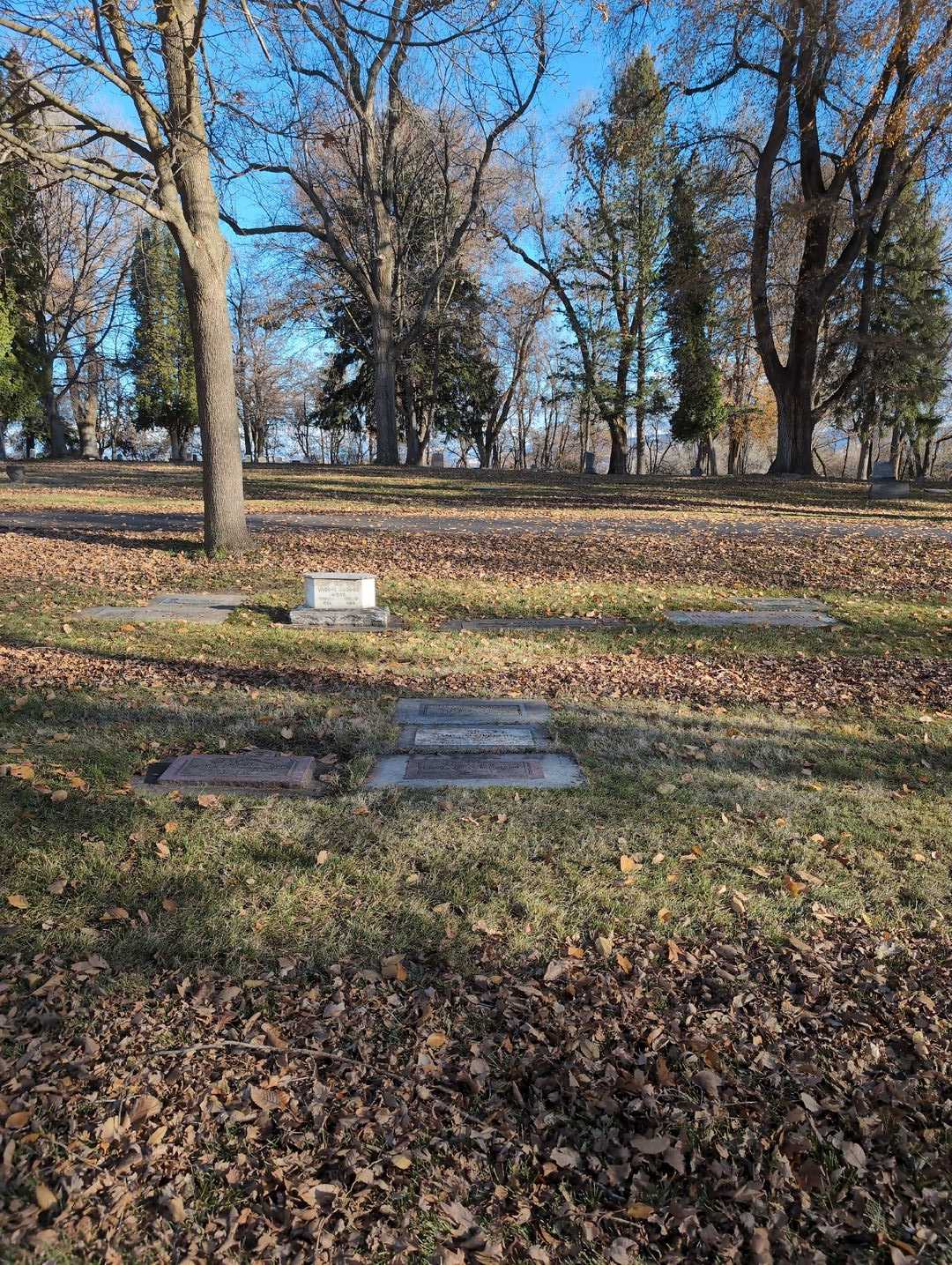 Keith Merklin's grave. Photo 6