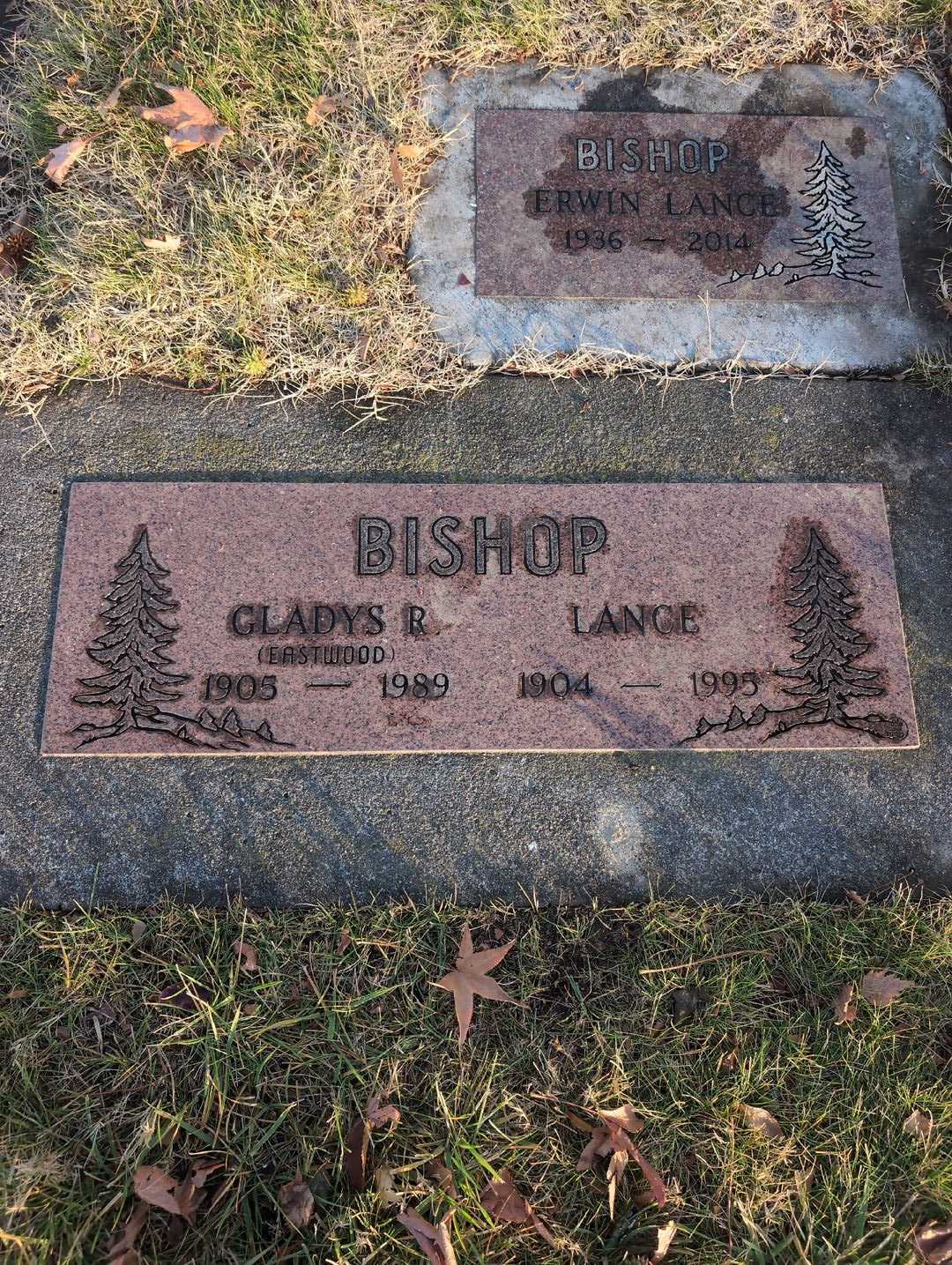 Gladys R. Eastwood Bishop's grave. Photo 3