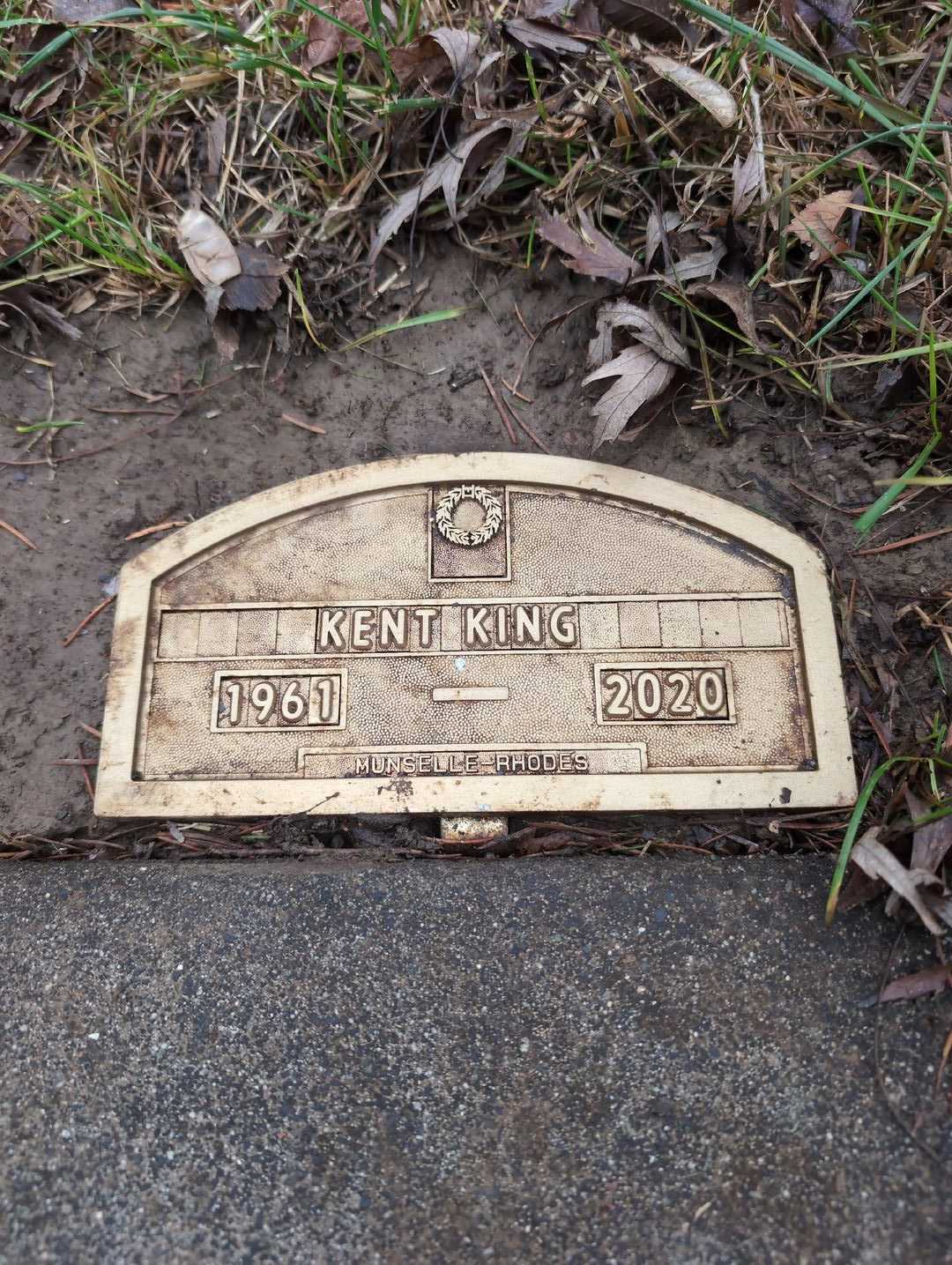 Kent King's grave. Photo 5