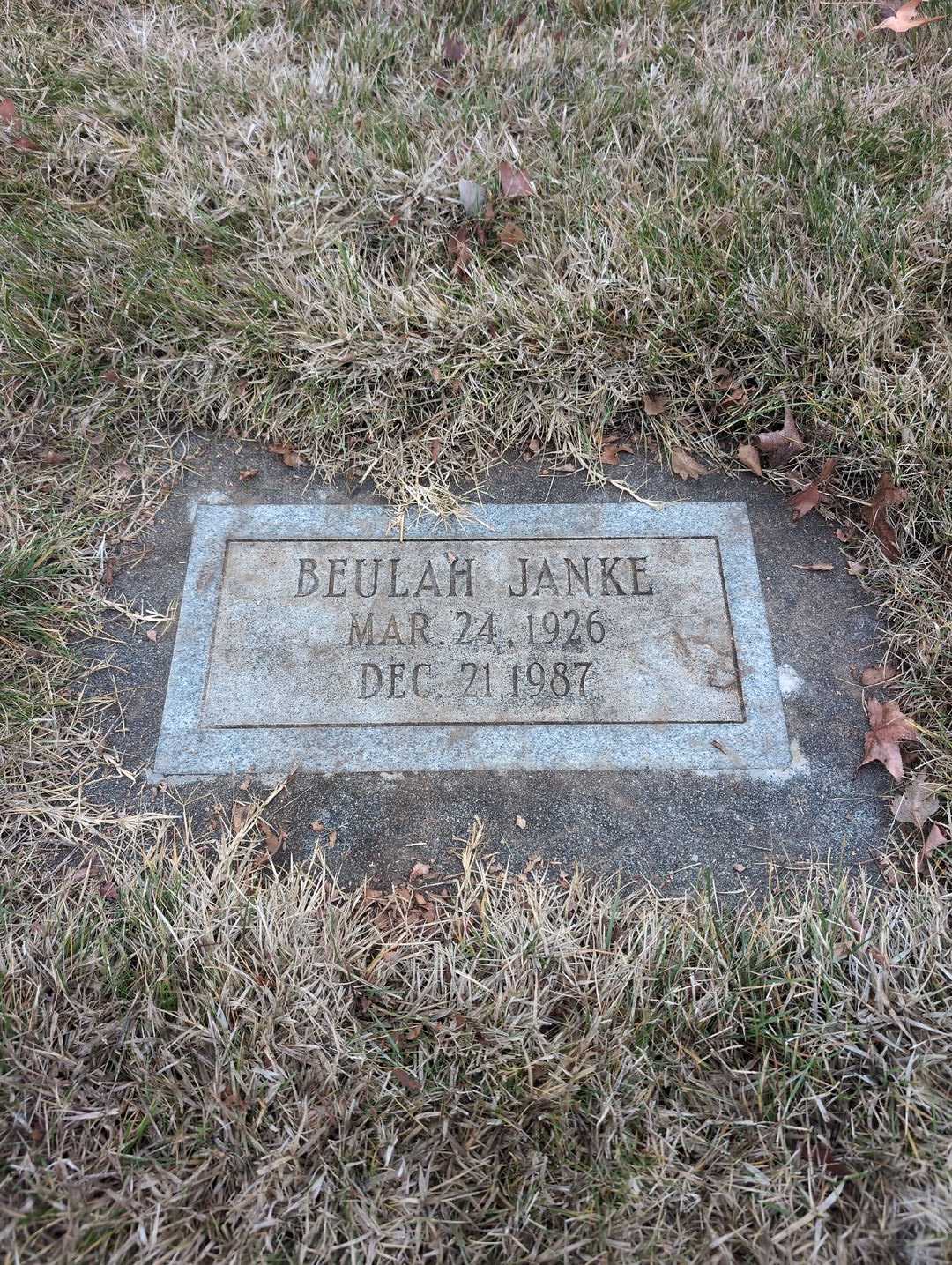 Beulah Janke's grave. Photo 3