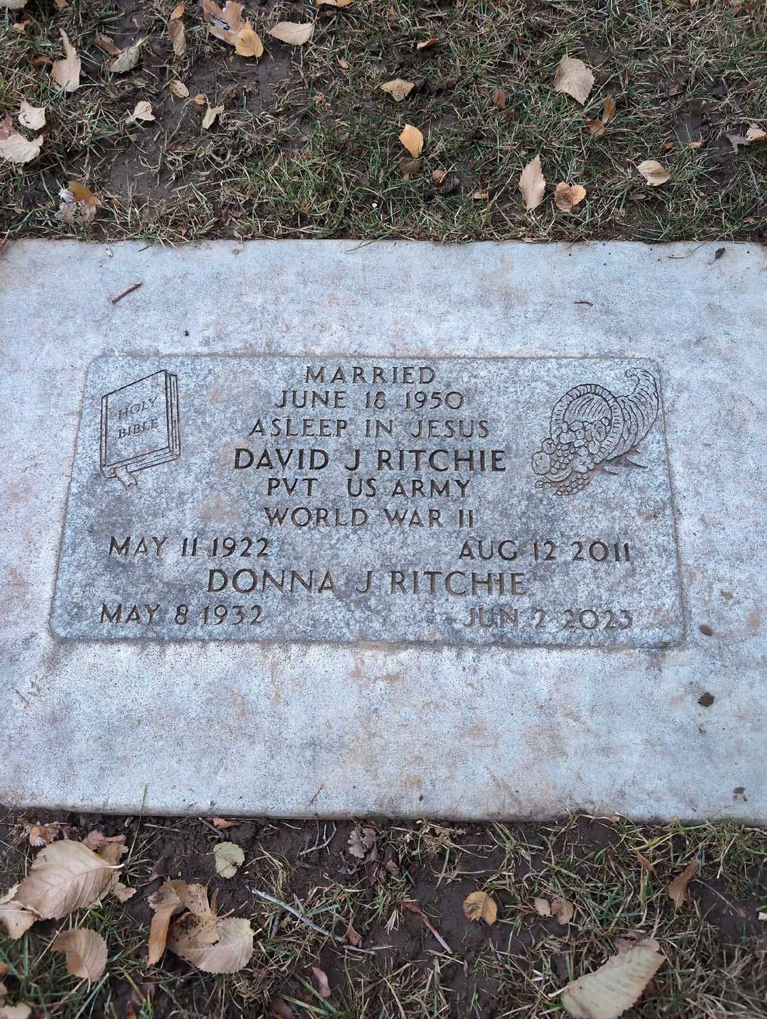 Donna J. Casebolt Ritchie's grave. Photo 3
