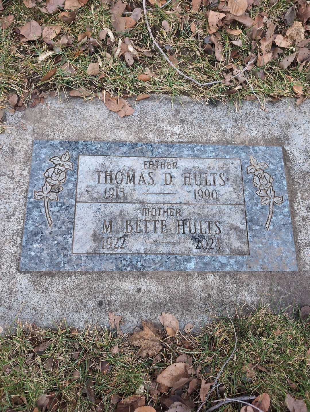 M. Bette Hults's grave. Photo 3