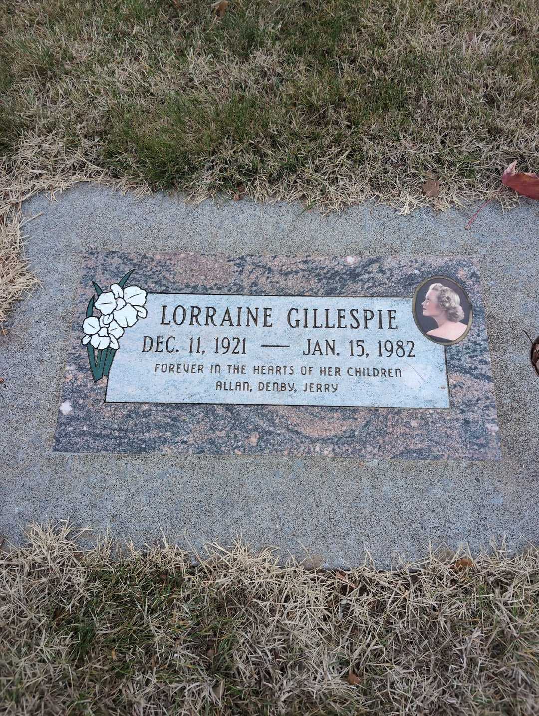 Lori Ann Usher's grave. Photo 1