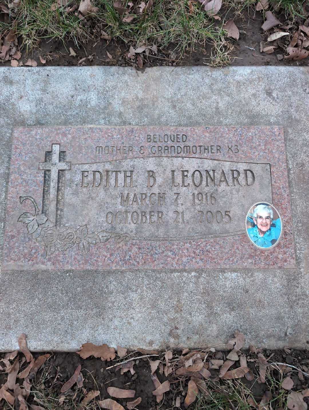 Edith B. Leonard's grave. Photo 3