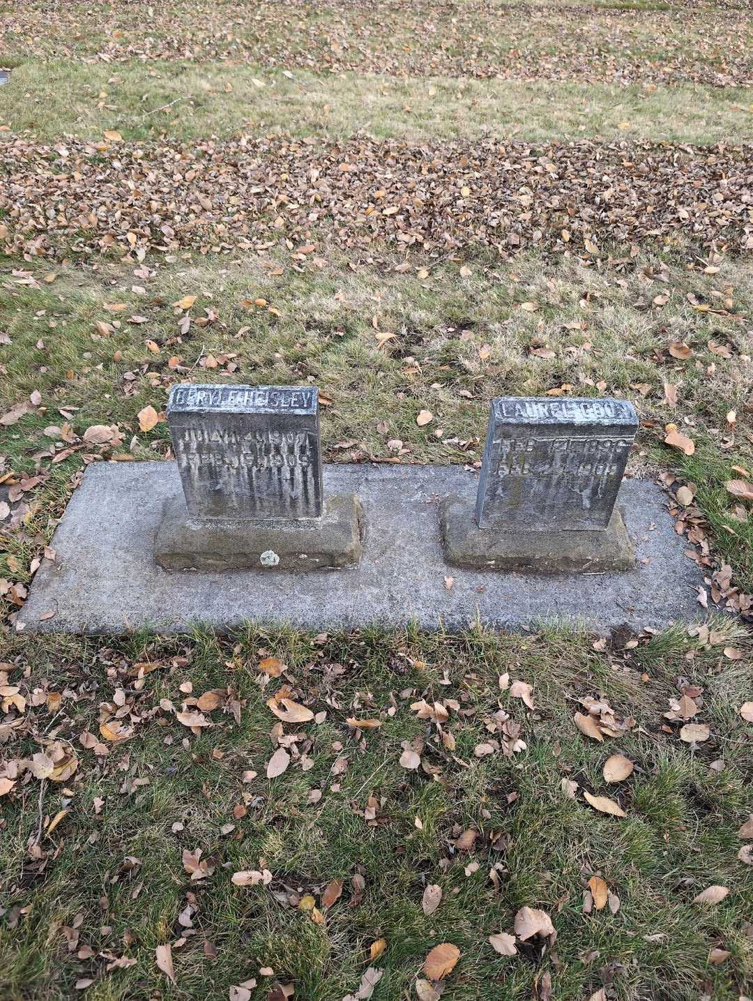 Otis Beagle Garver's grave. Photo 1