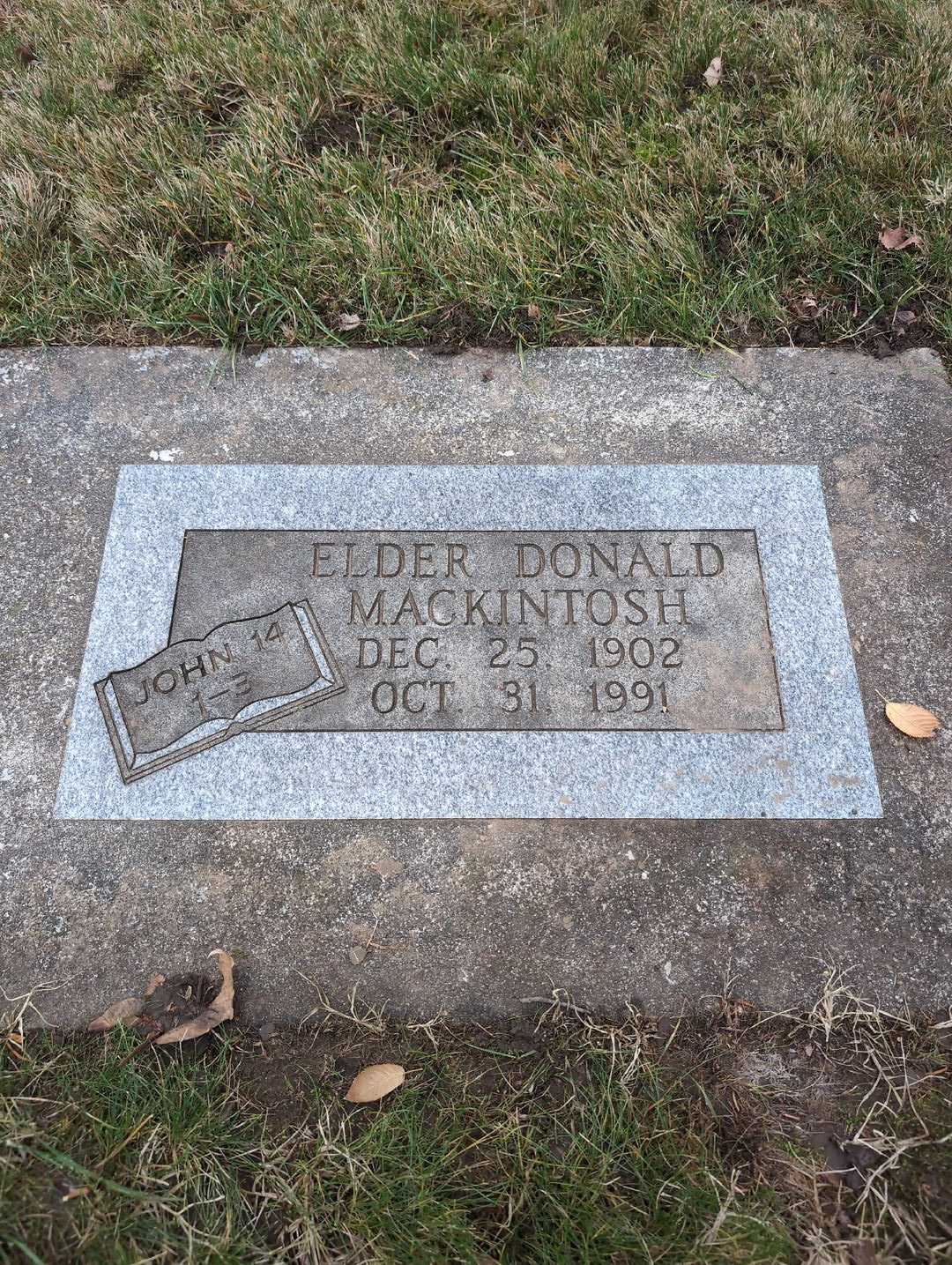 Elder Donald MacKintosh's grave. Photo 3