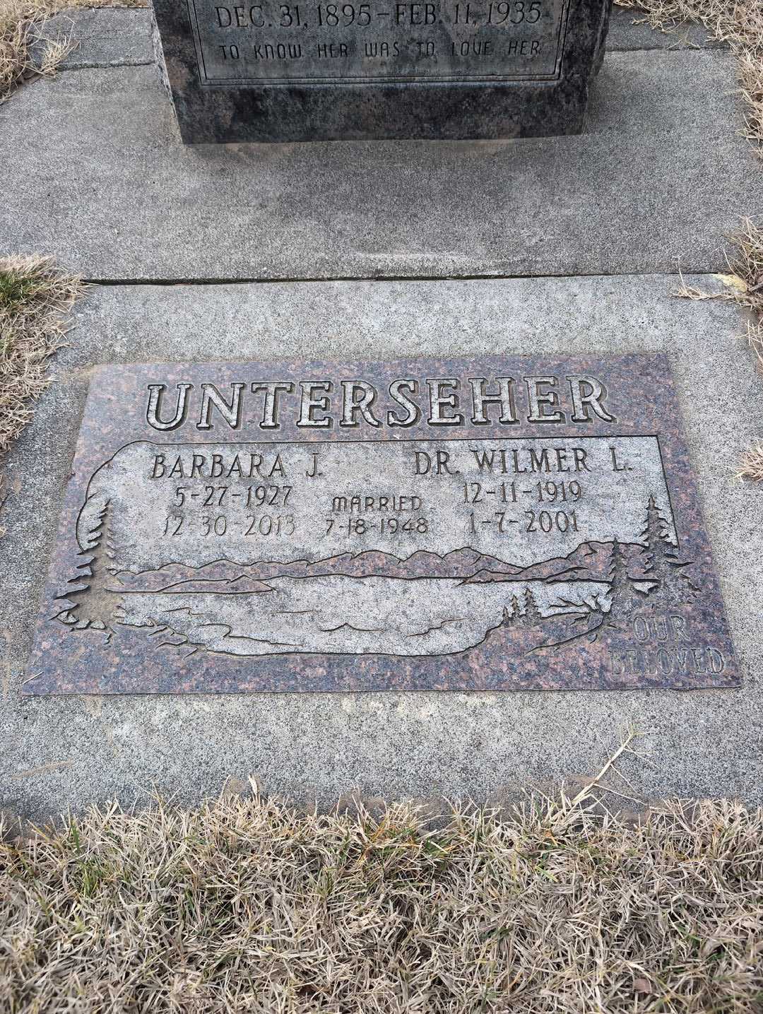 Barbara J. Unterseher's grave. Photo 4