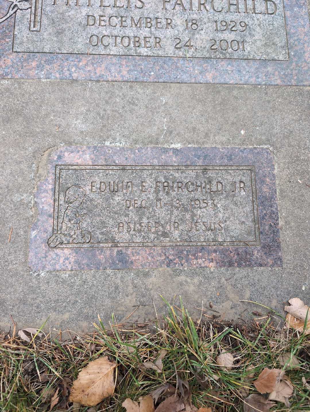 Edwin Eugene Fairchild Junior's grave. Photo 4