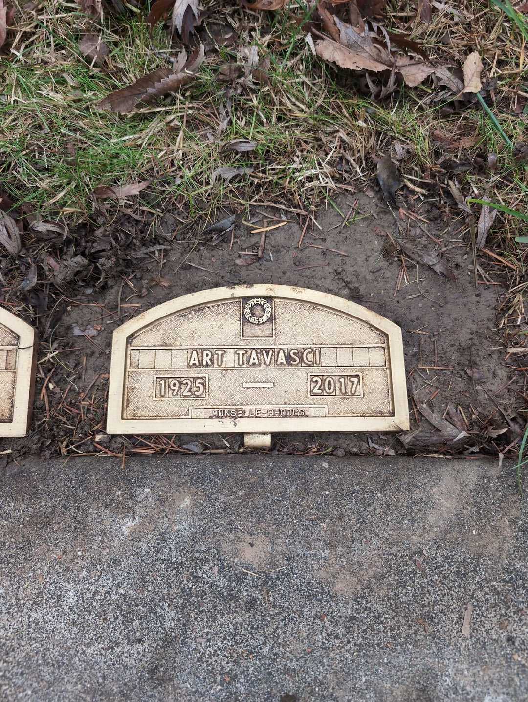 Arthur "Art" Tavasci's grave. Photo 5