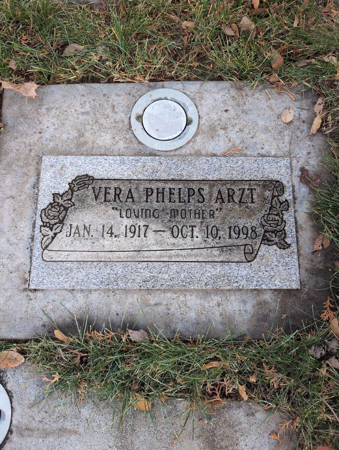 Vera Phelps Artz's grave. Photo 5