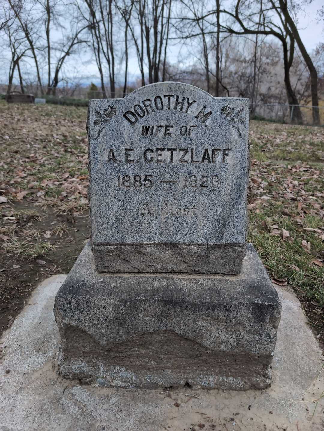 Dorothy M. Getzlaff's grave. Photo 3