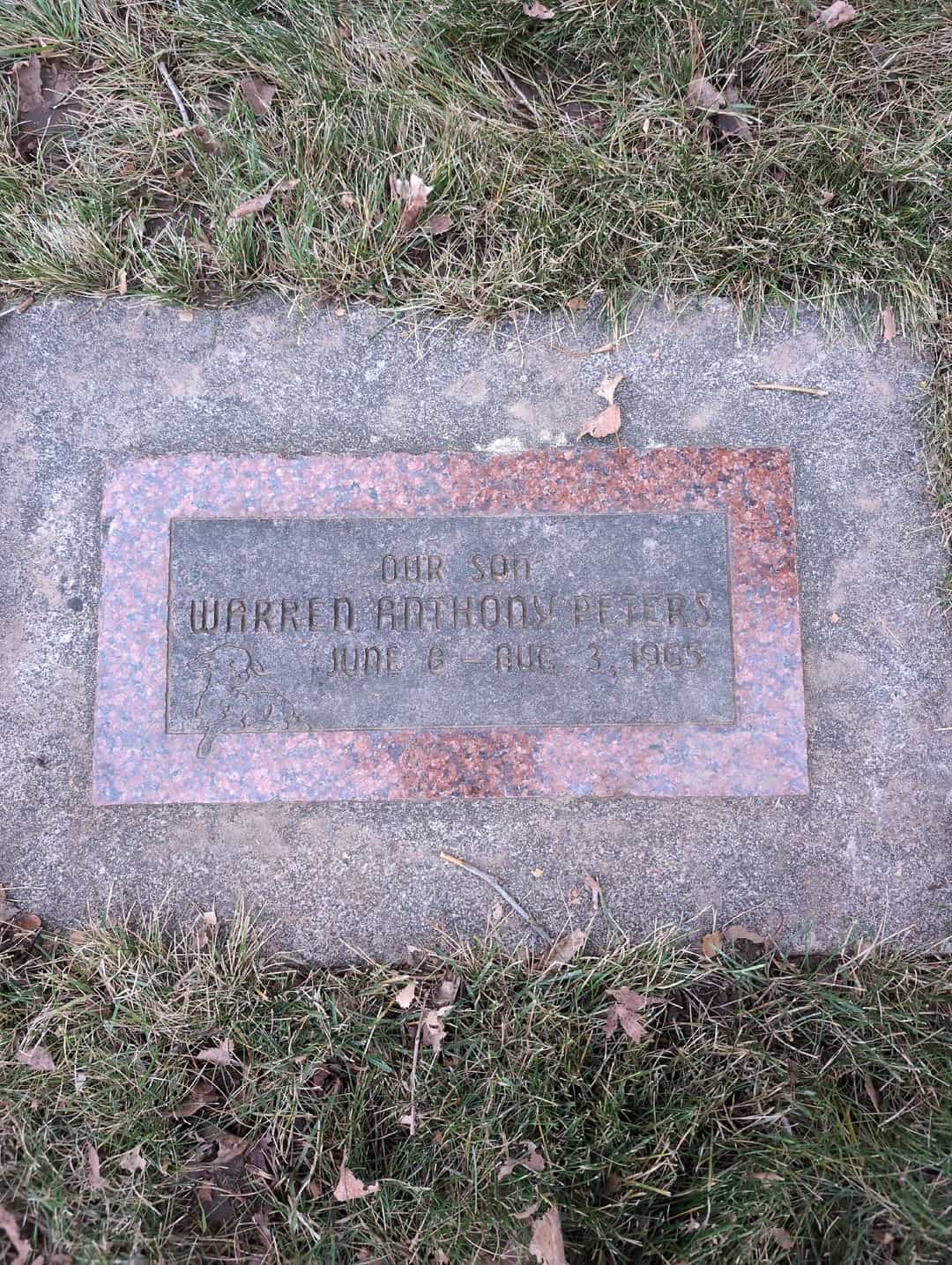 Warren Anthony Peters's grave. Photo 3