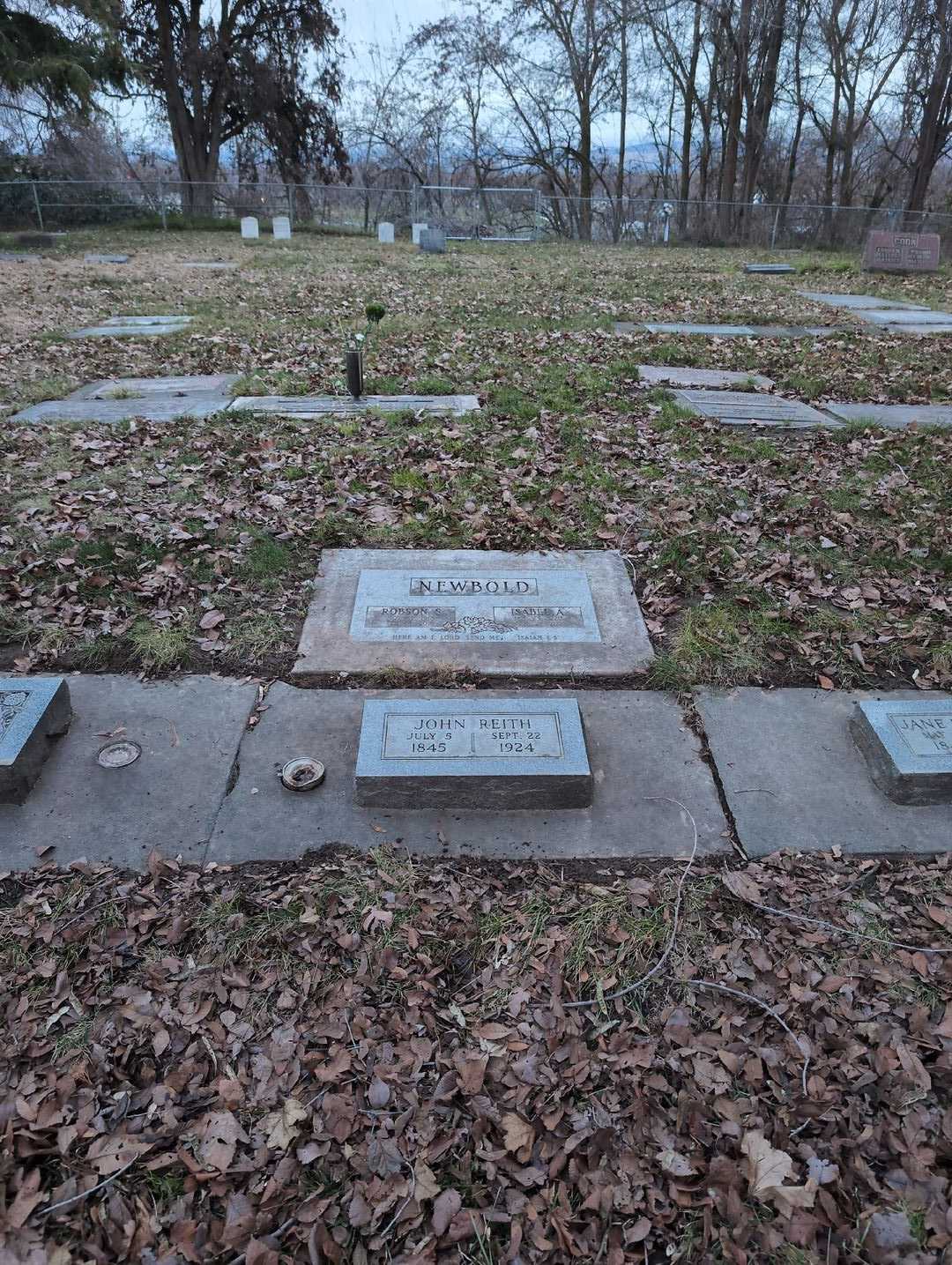 Isabel A. Newbold's grave. Photo 4