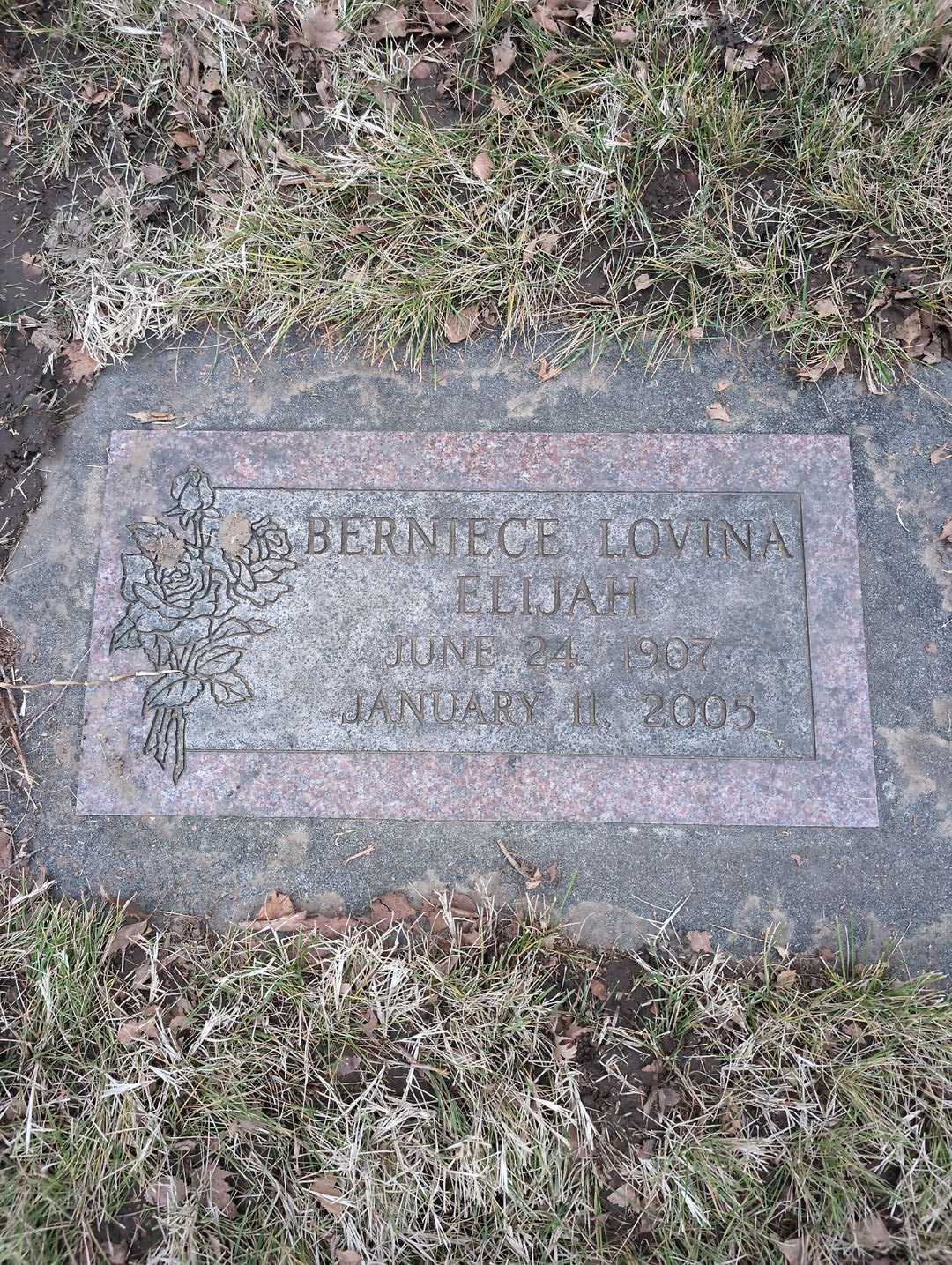 Caroline Rainwater's grave. Photo 1