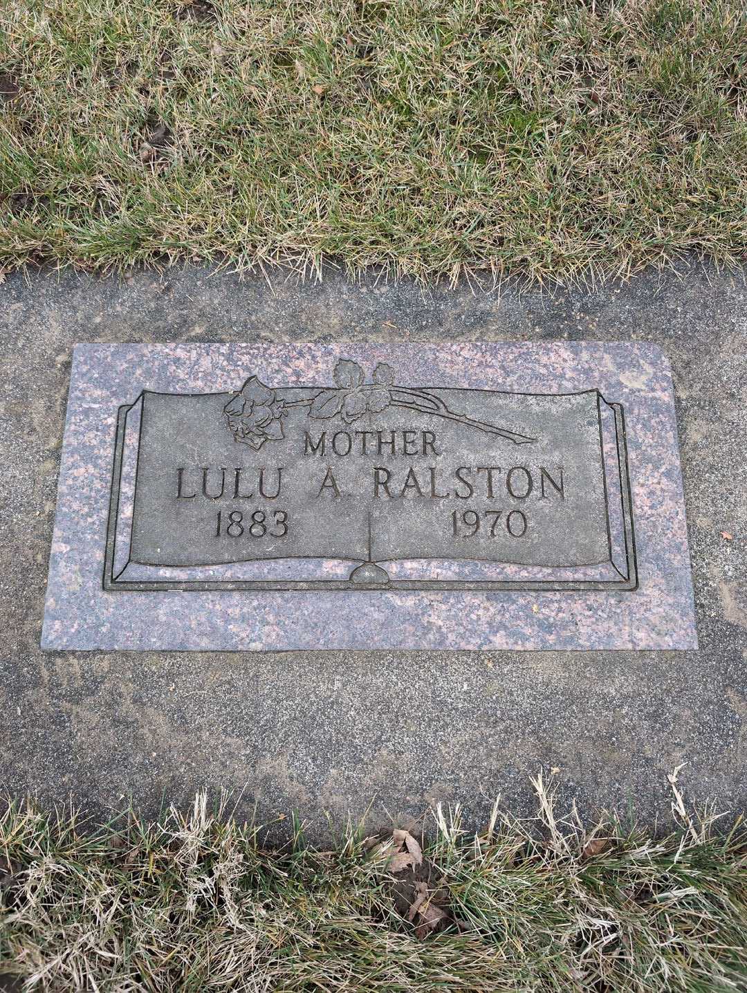 Lulu A. Ralston's grave. Photo 3