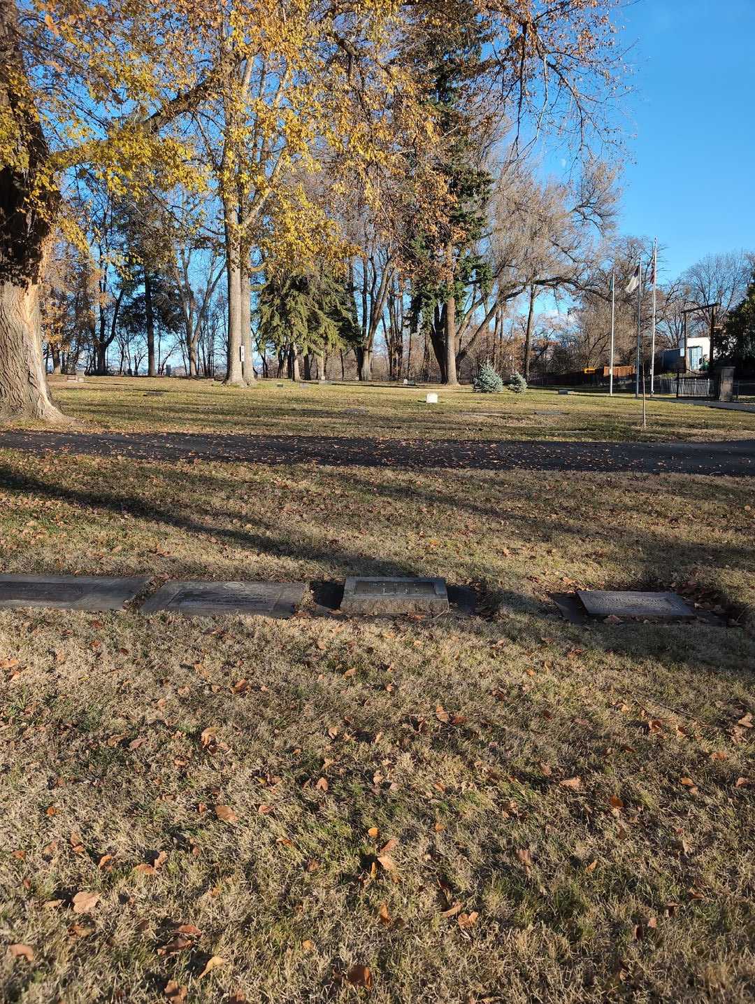 Hazel Maxine Clay's grave. Photo 2
