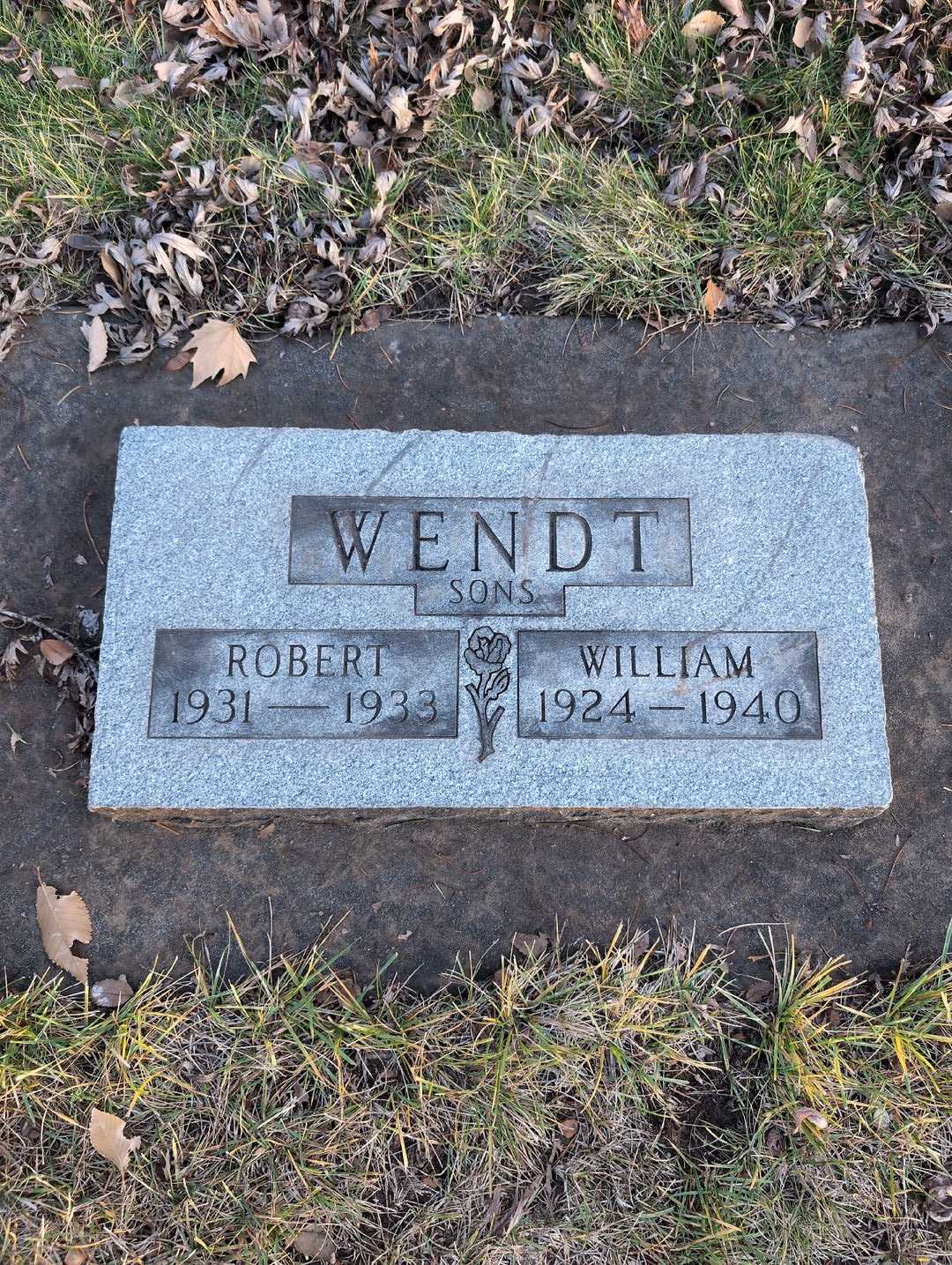 Robert Lee Wendt's grave. Photo 3