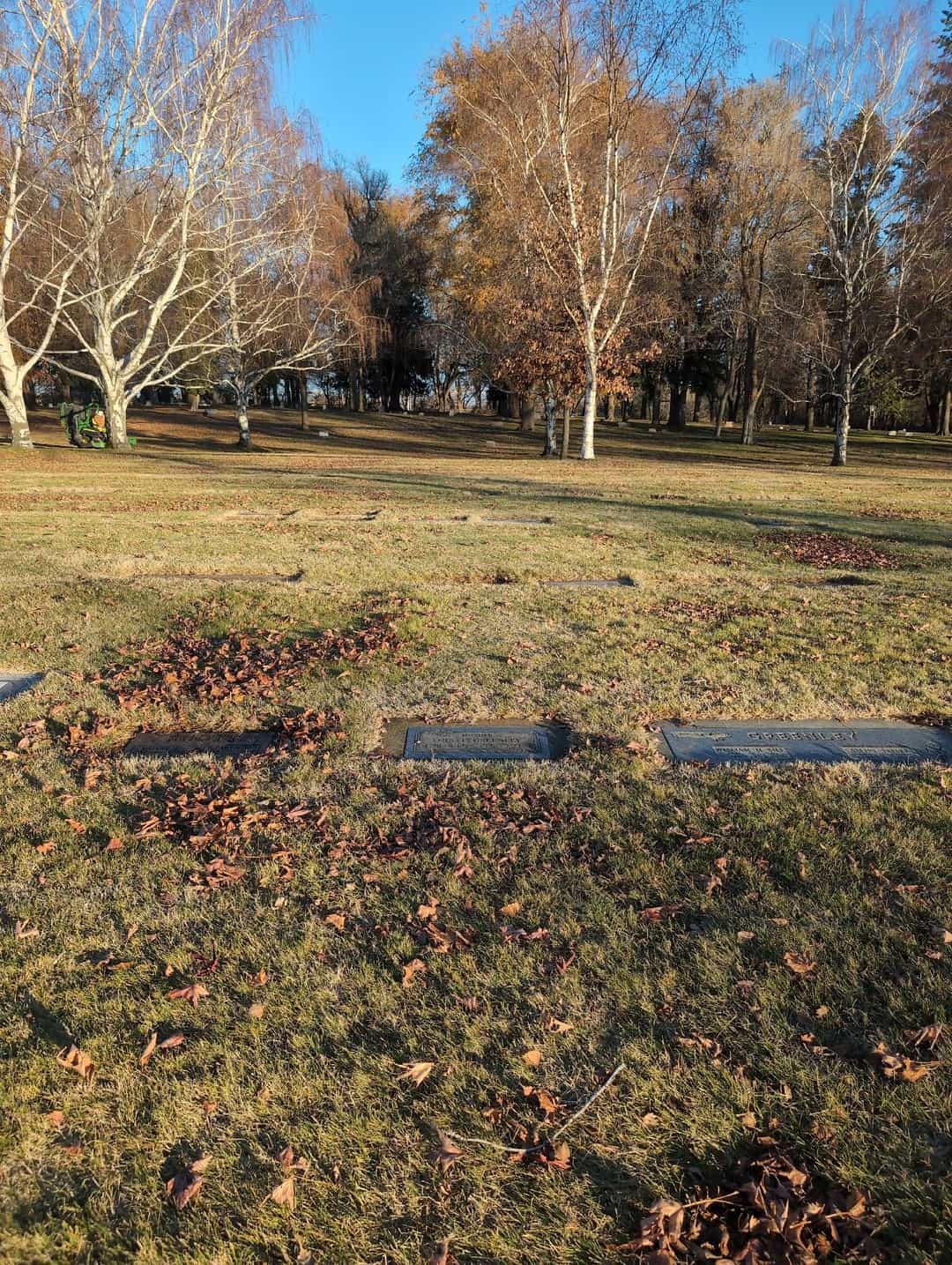Lois I. Greenley's grave. Photo 2