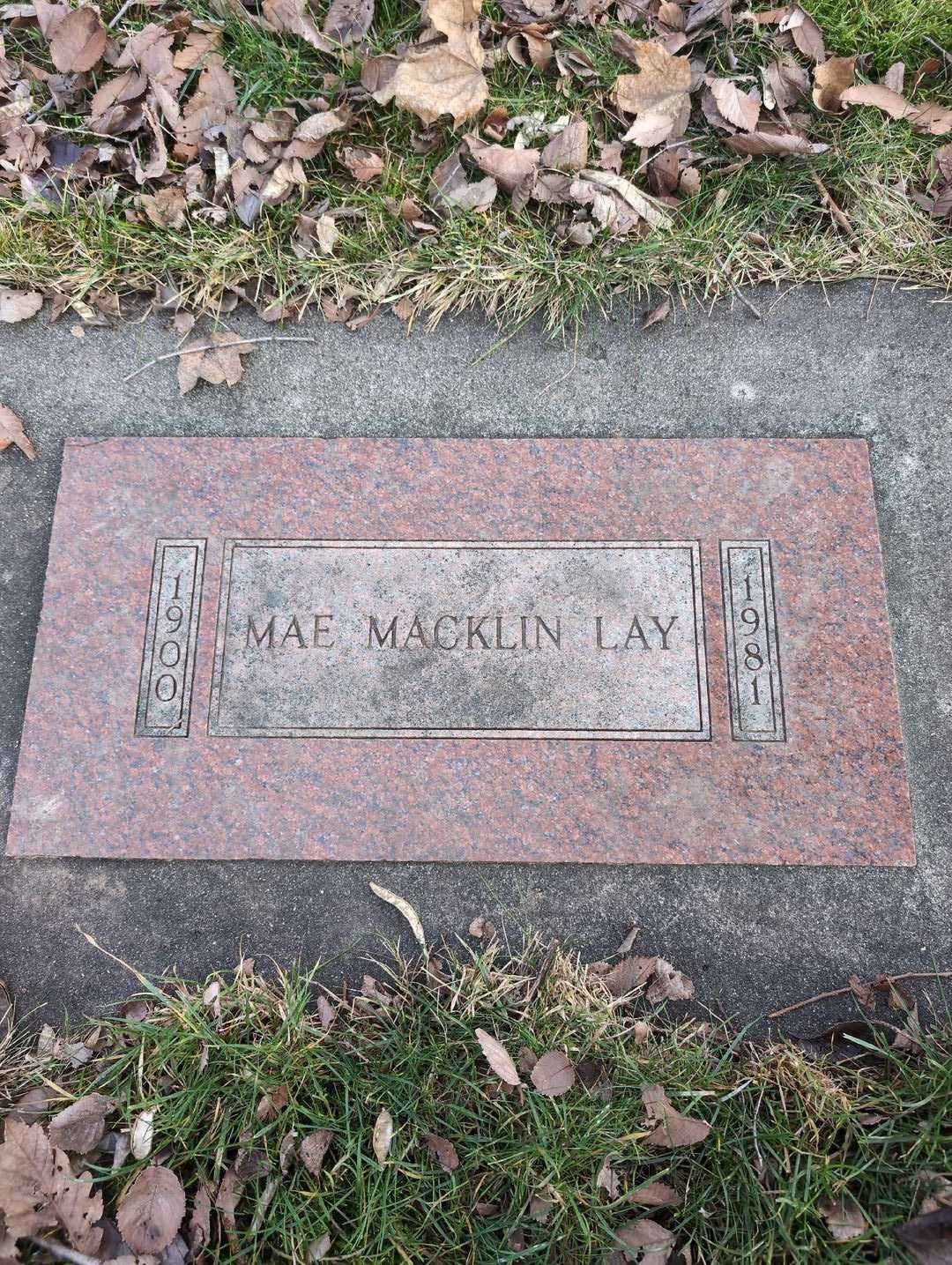 Mae Macklin Lay's grave. Photo 3