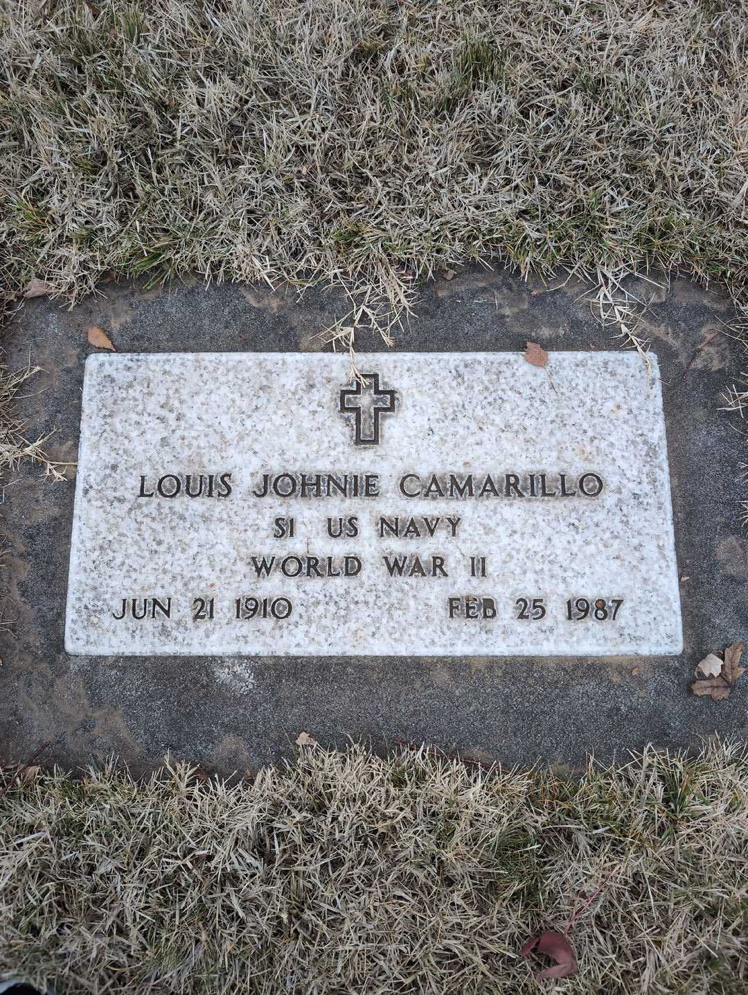 Louis Johnie Camarillo's grave. Photo 1
