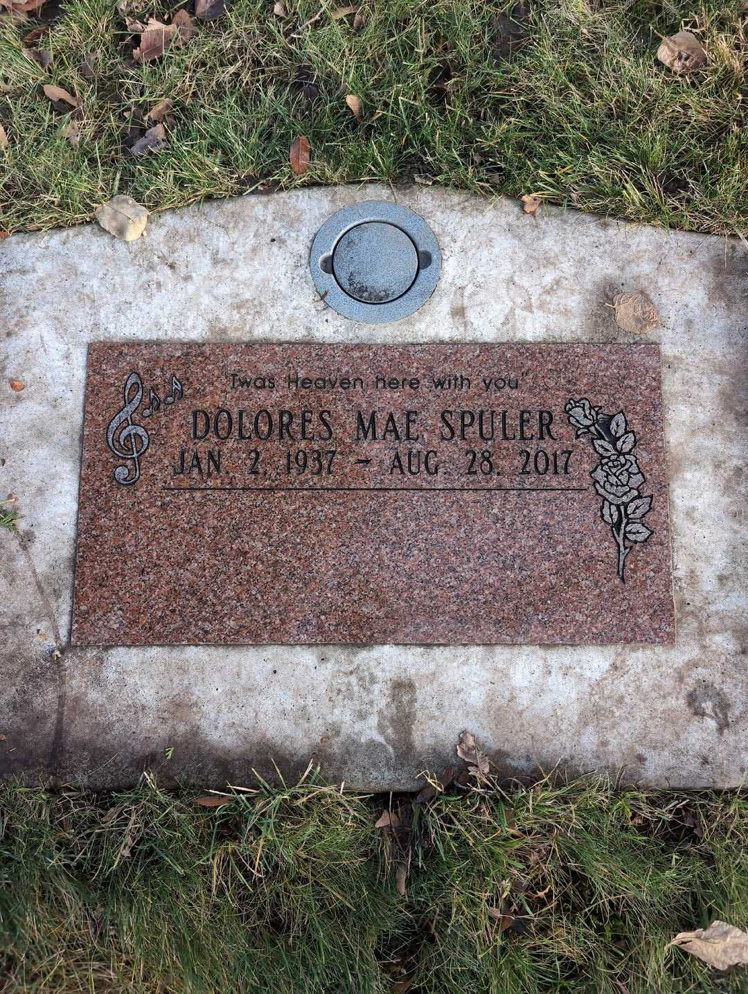 Dolores Mae Spuler's grave. Photo 3