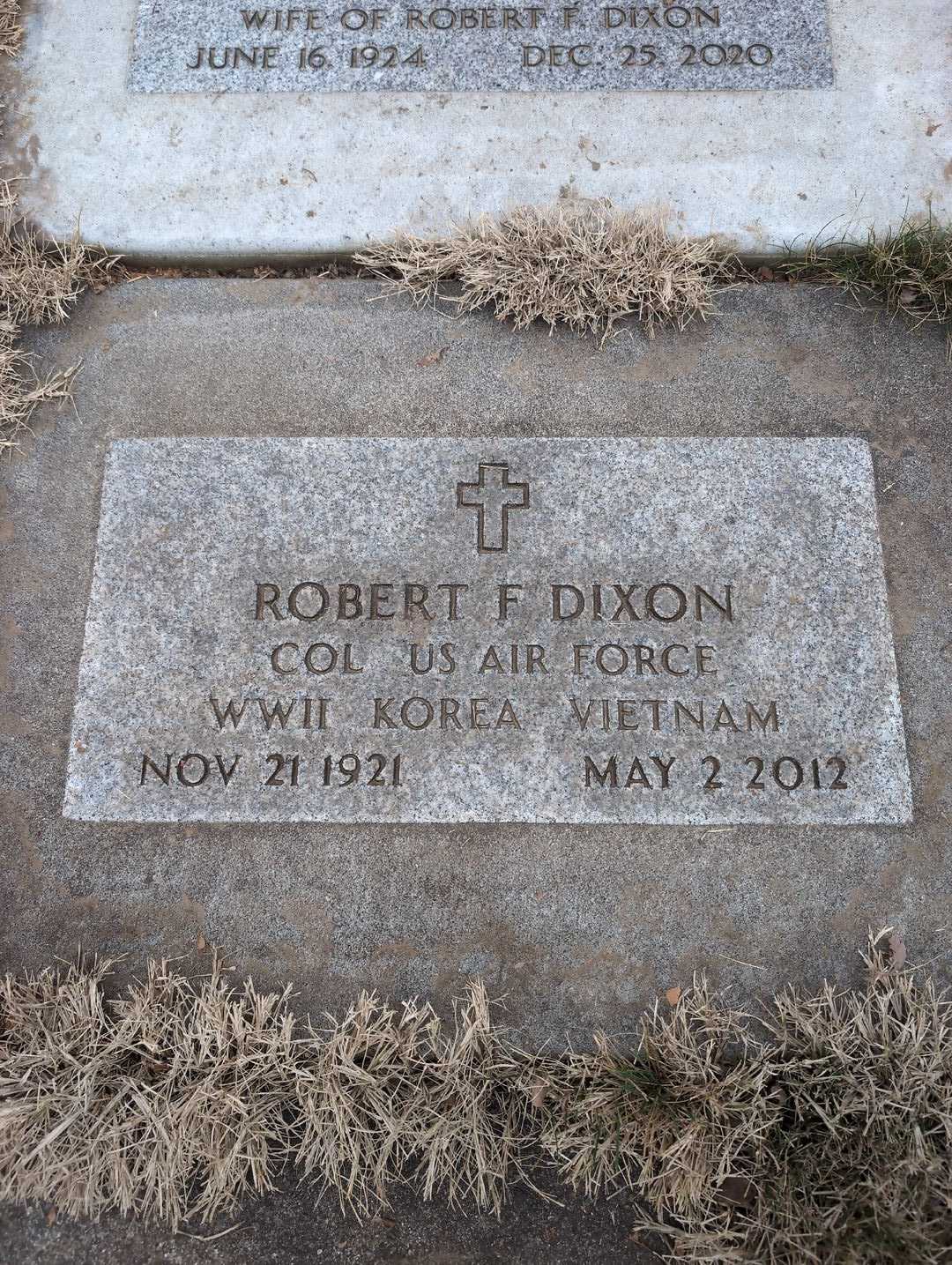 Robert F. Dixon's grave. Photo 4