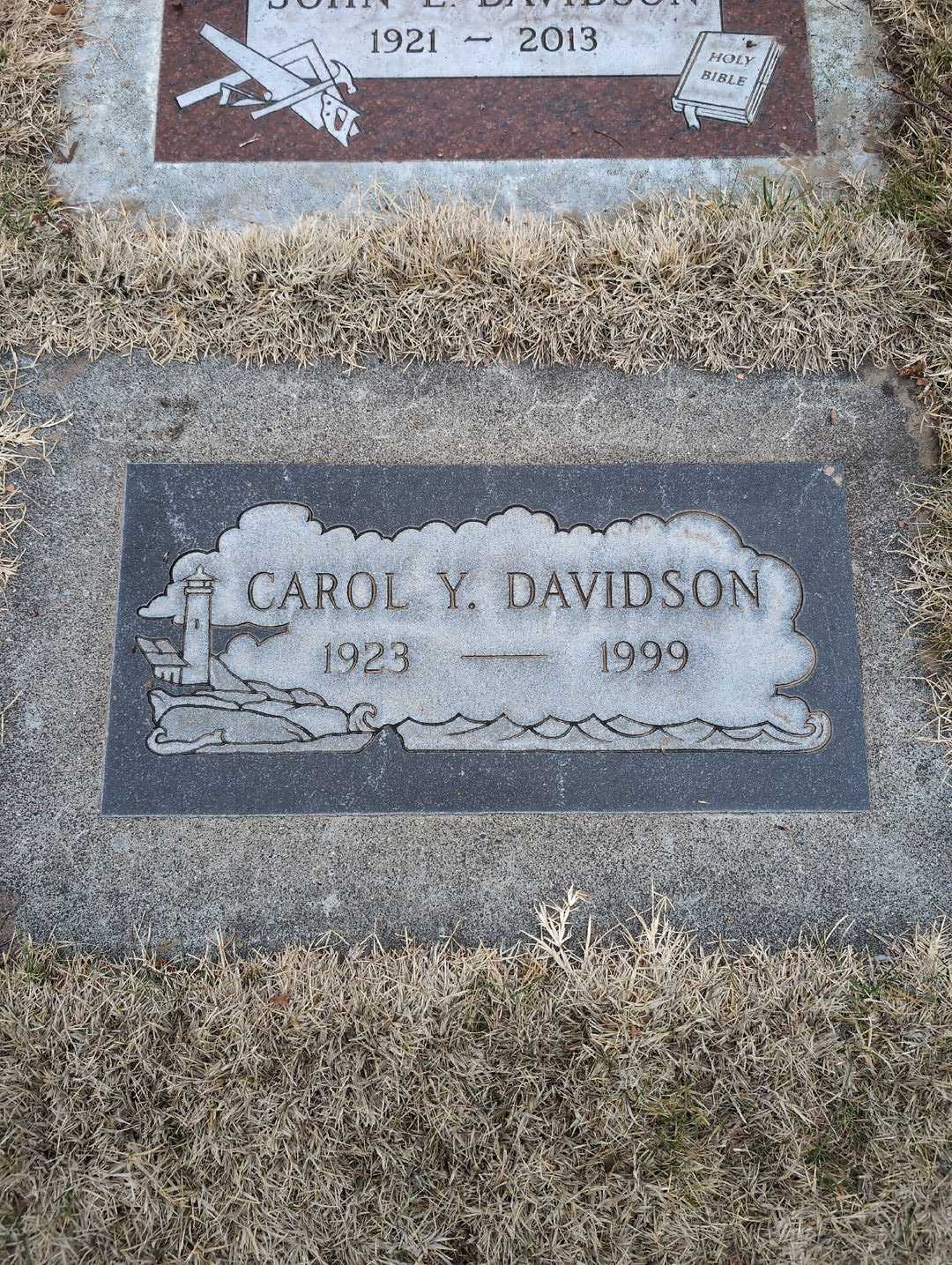 Alice Rasmussen's grave. Photo 1