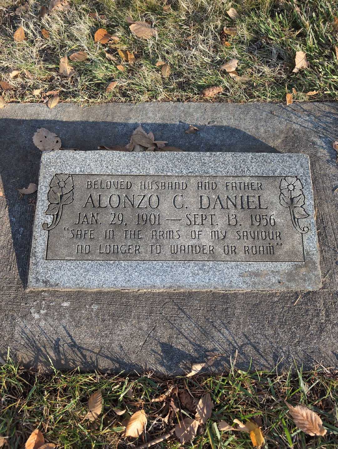 Alonzo Conrad Daniel's grave. Photo 1