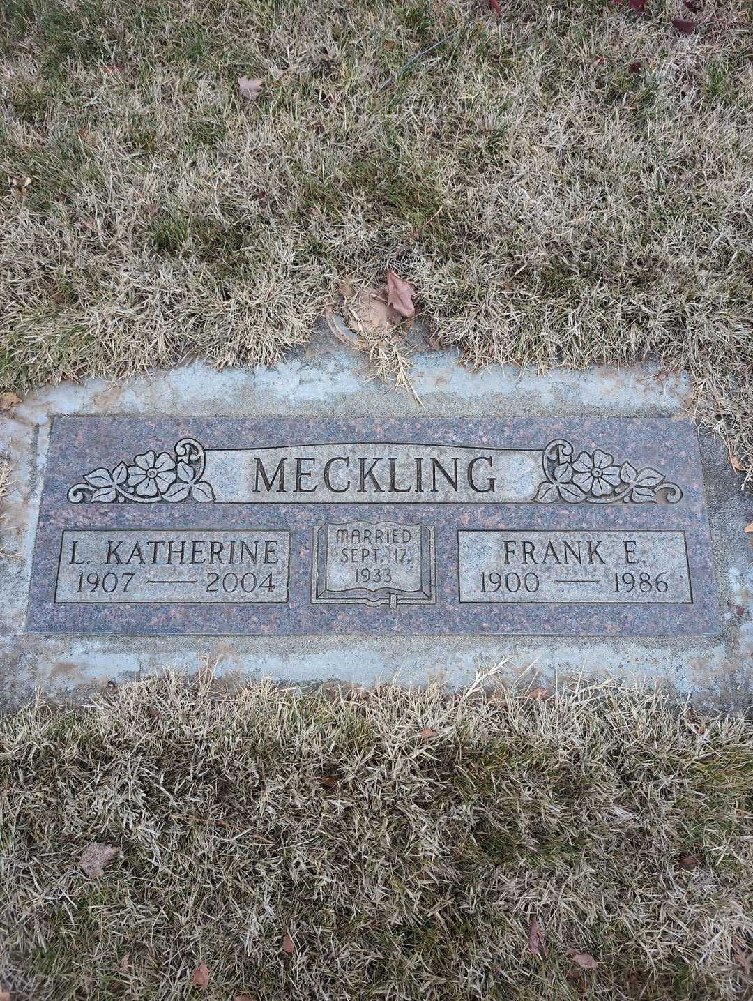 Walter J. Albrecht's grave. Photo 3