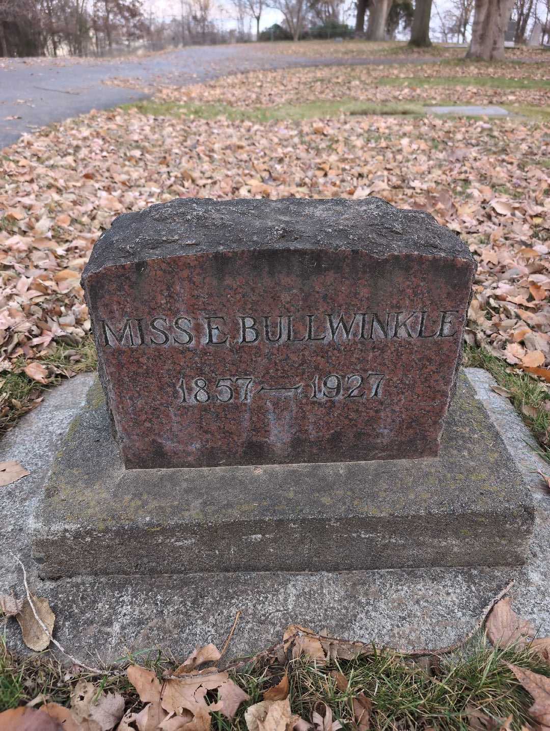 Dora Garvin's grave. Photo 1