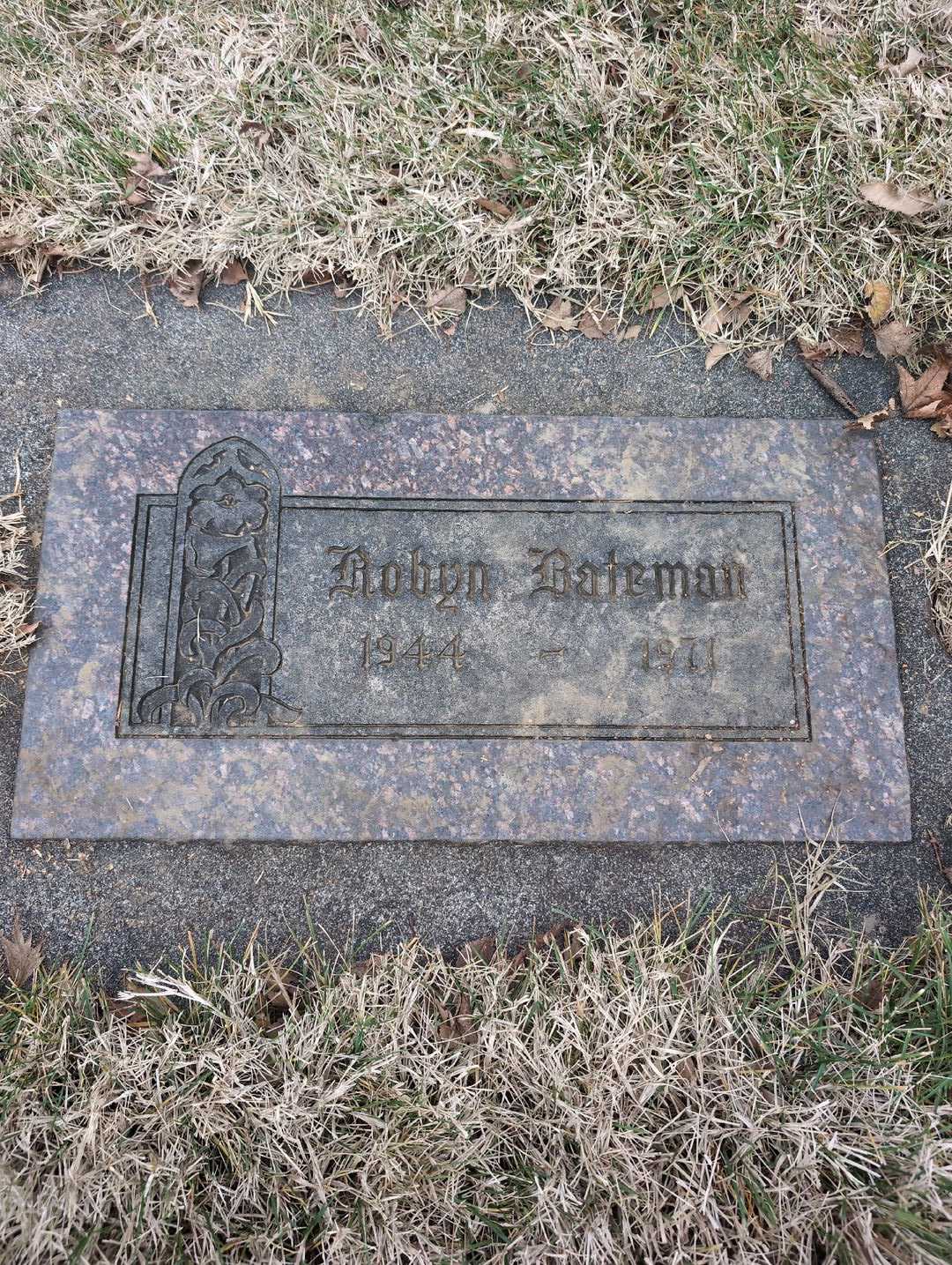 Robyn Bateman's grave. Photo 3