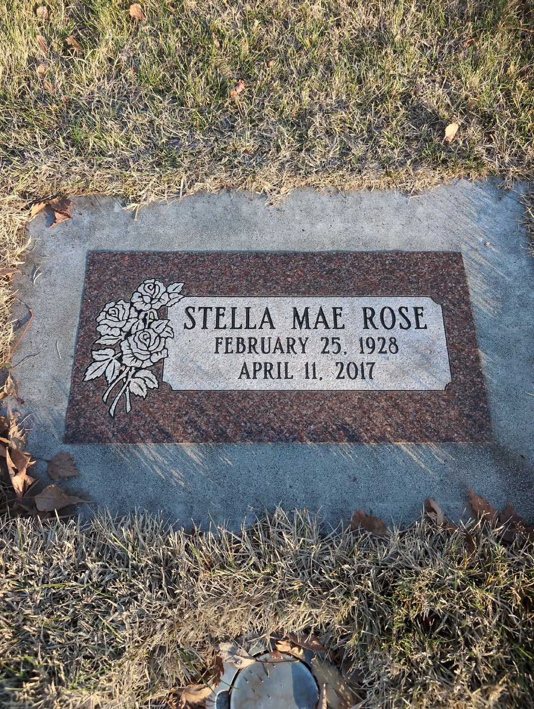 Stella Mae Rose's grave. Photo 4