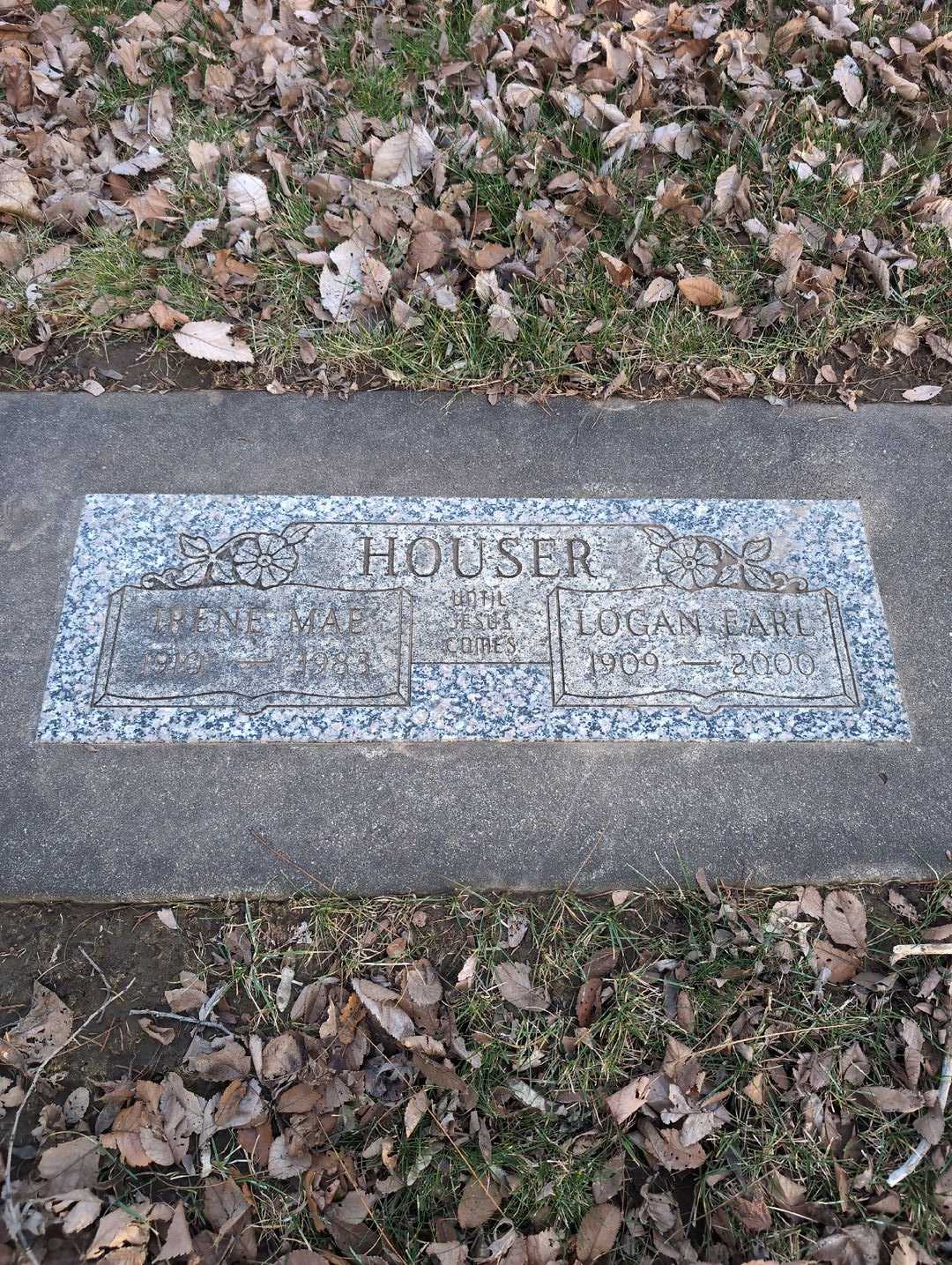 Lillian Frances Gard's grave. Photo 1