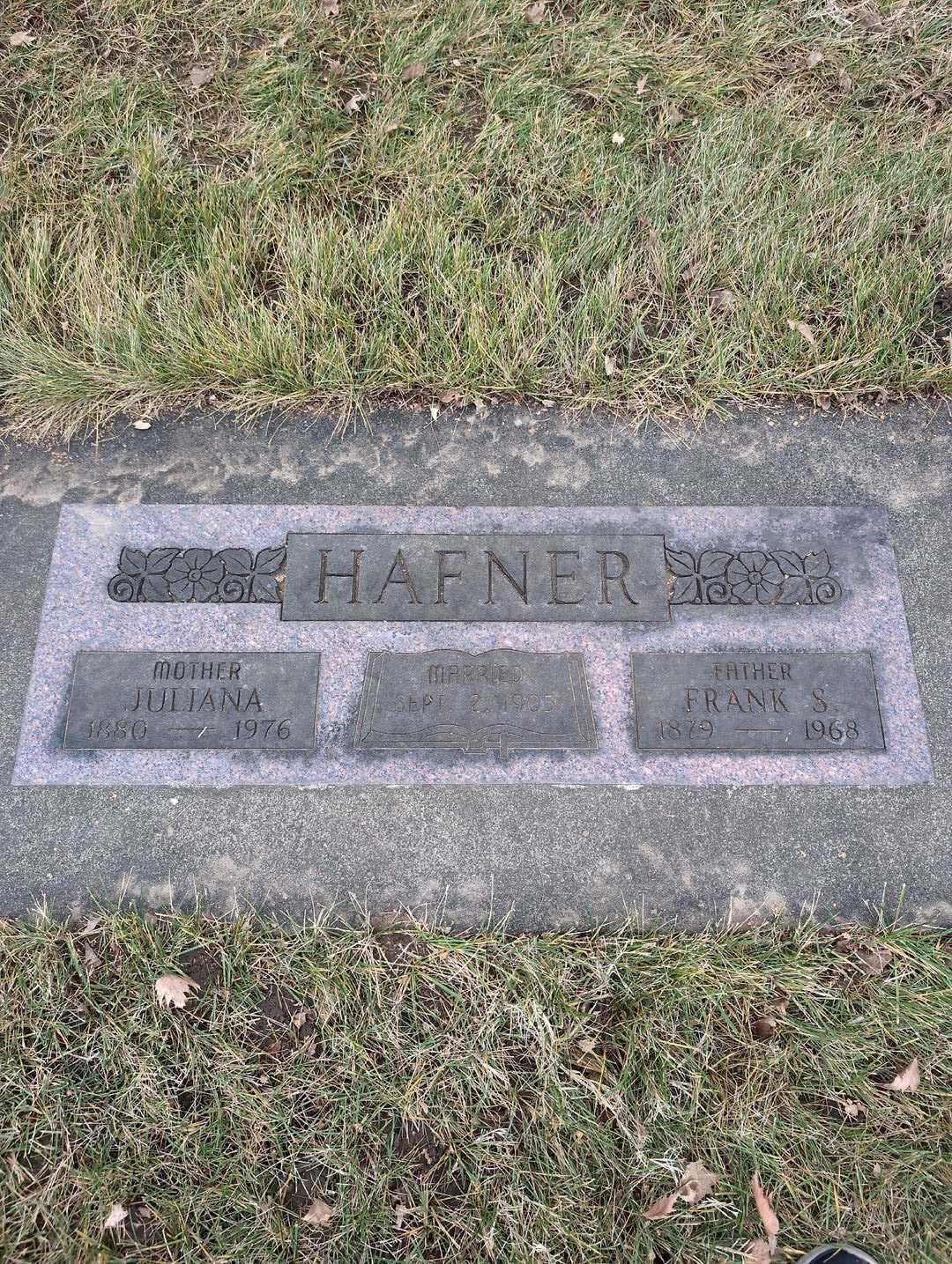 Frank S. Hafner's grave. Photo 1