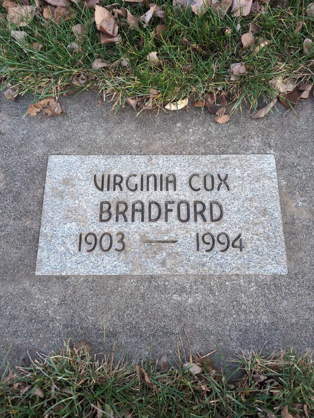 Virginia Cox Bradford's grave. Photo 3
