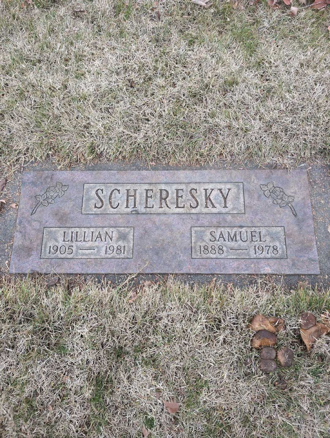 Lillian Scheresky's grave. Photo 3