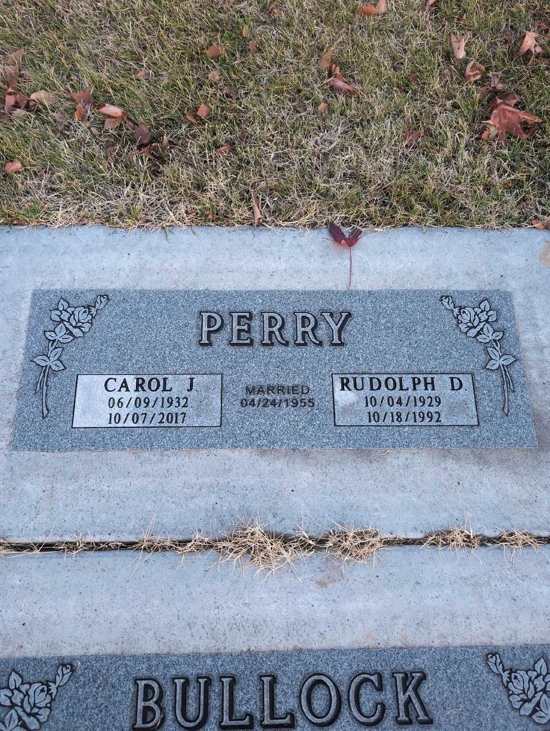 Viola Effie Bullock's grave. Photo 4