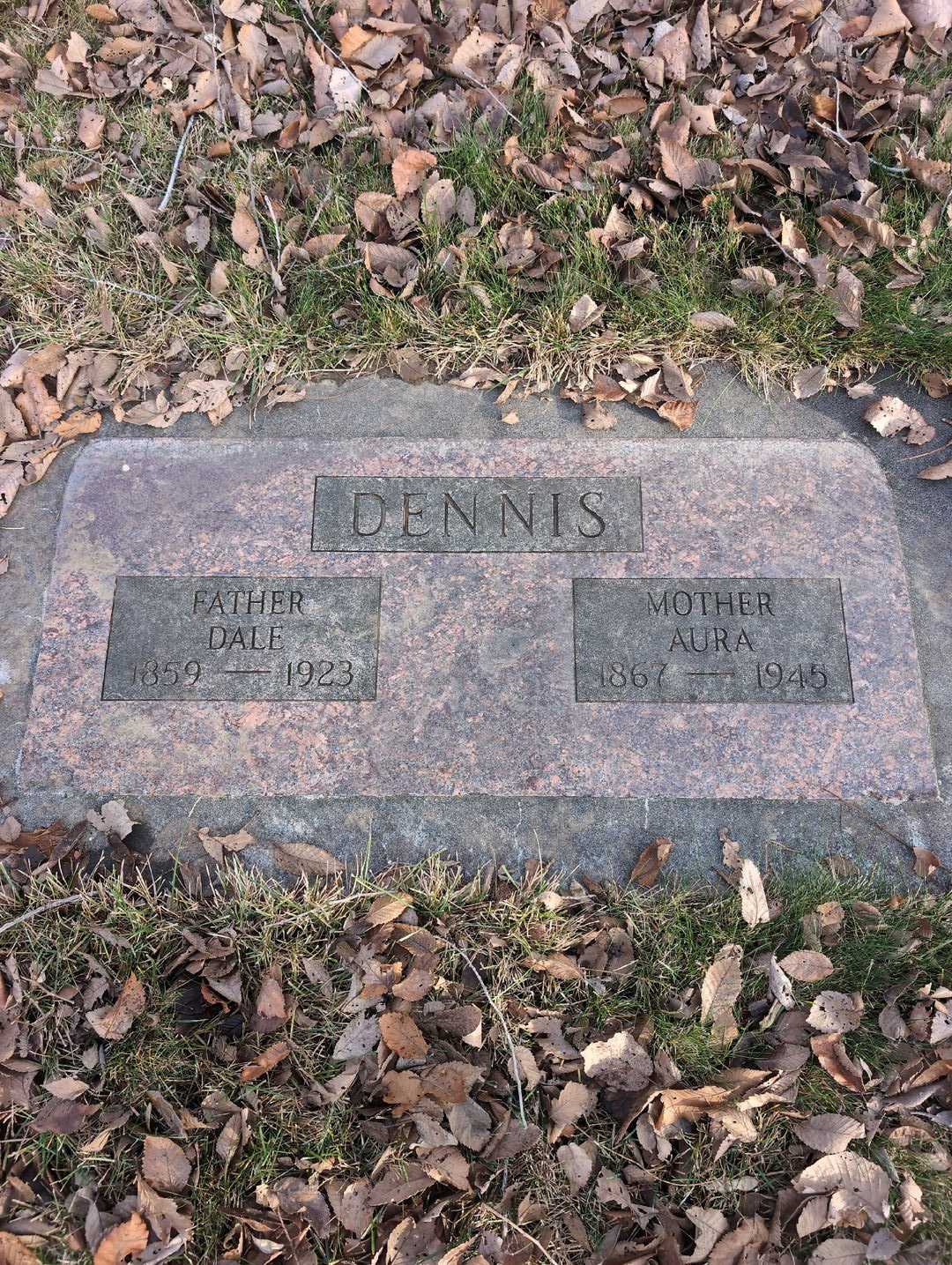 Aura M. Dennis's grave. Photo 3