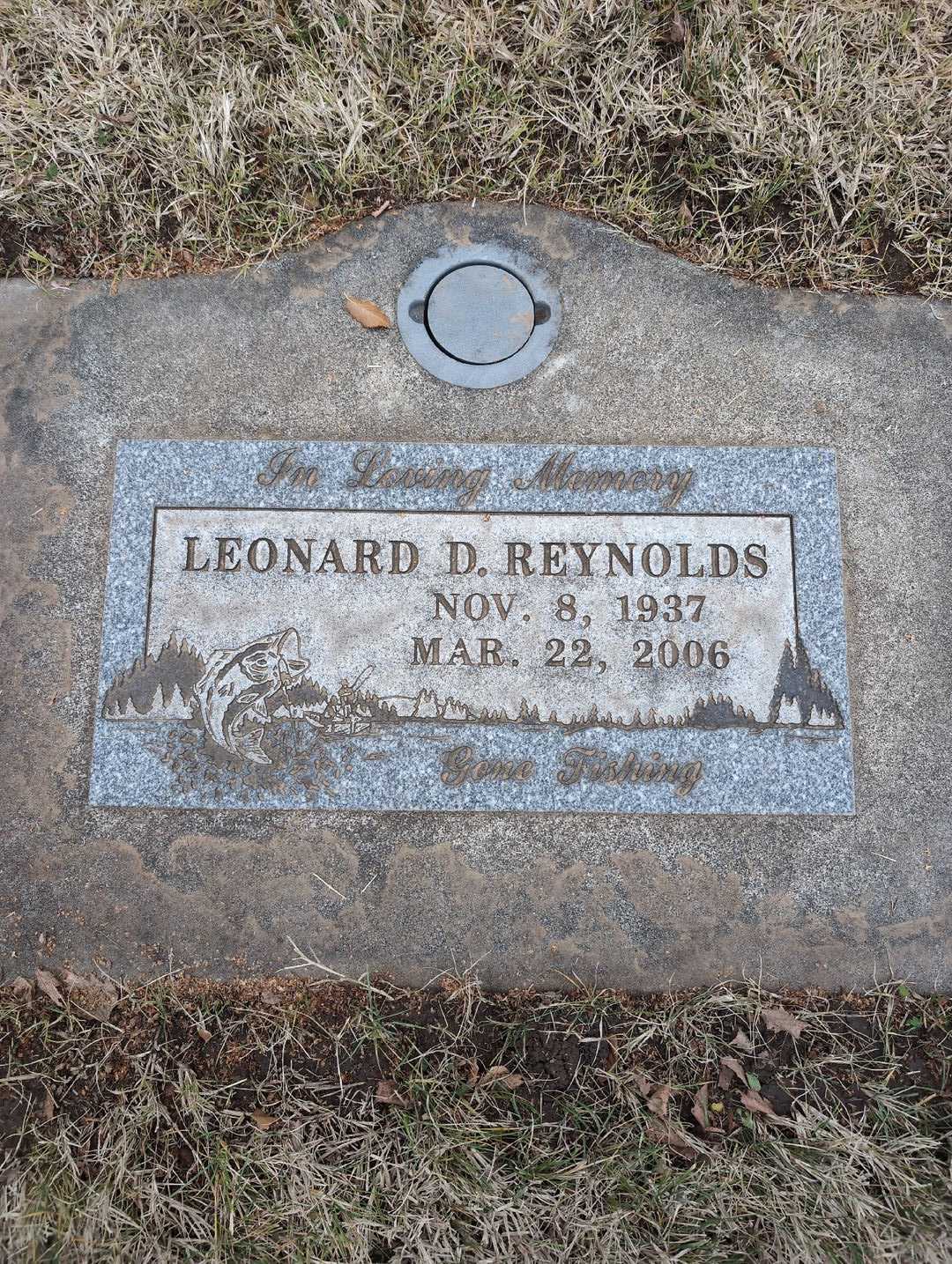 Leonard D. Reynolds's grave. Photo 3