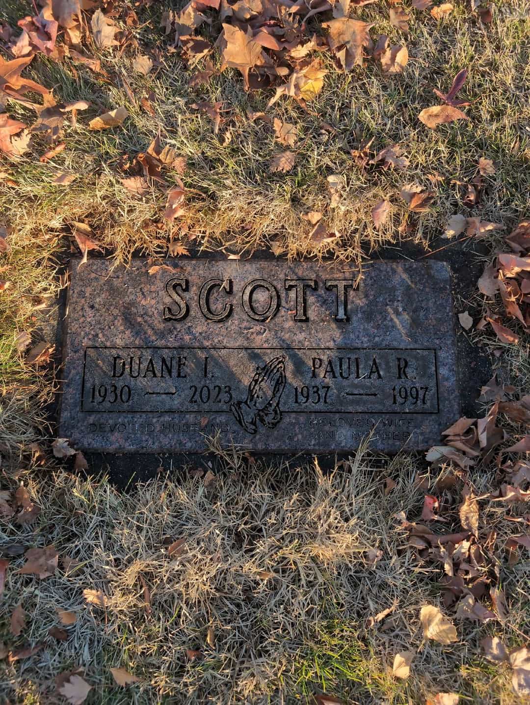Duane I. Scott's grave. Photo 3