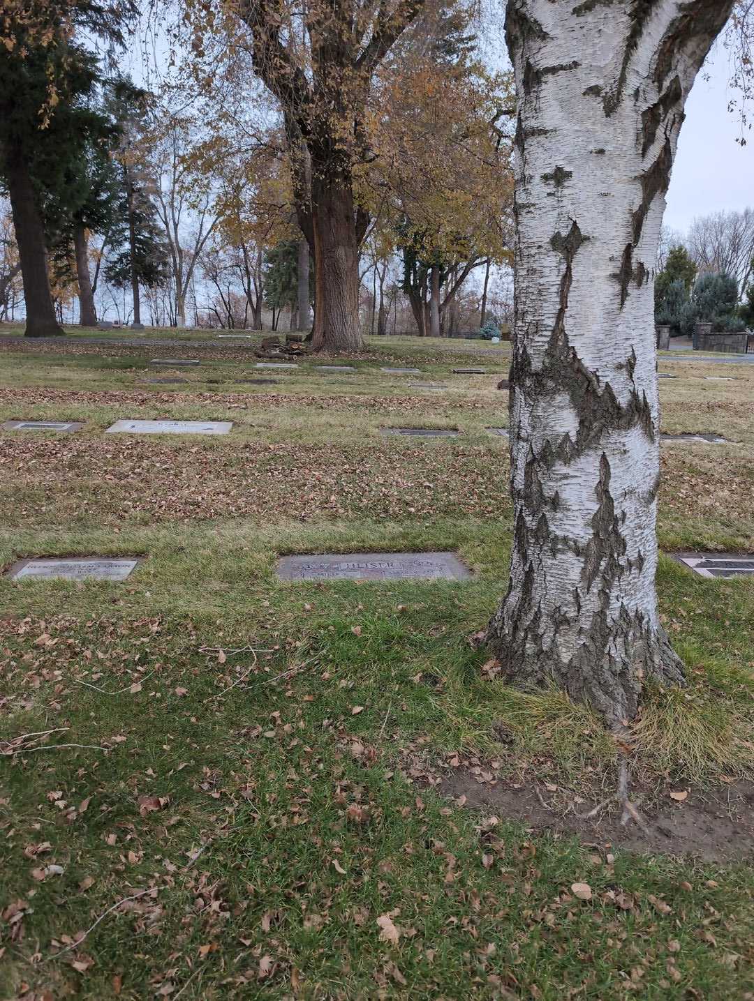 Abraham "Abe" Heiser's grave. Photo 2
