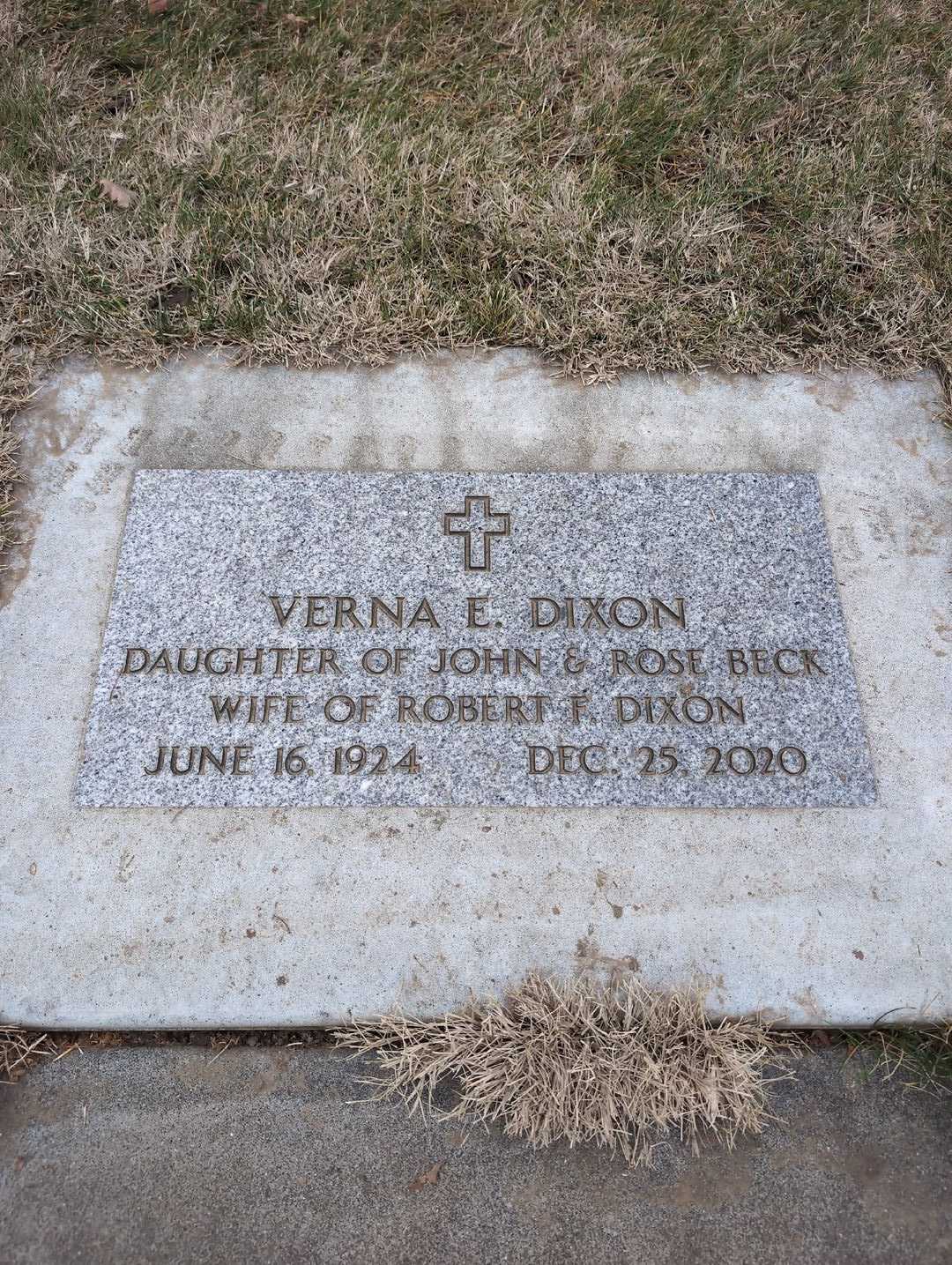 Robert F. Dixon's grave. Photo 6